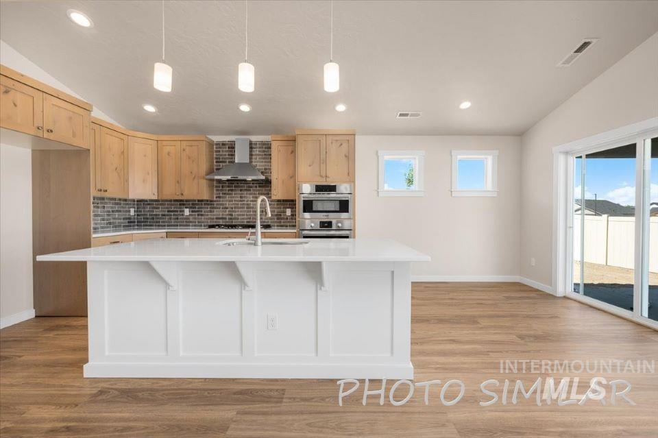 1420 Crescent St. Property Photo 12