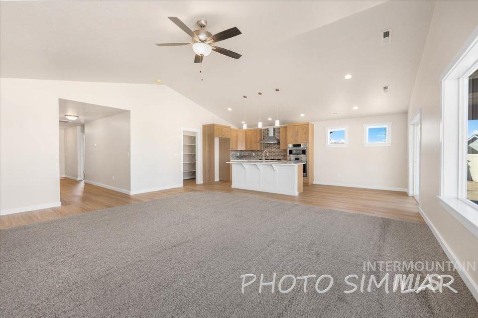 1420 Crescent St. Property Photo 14