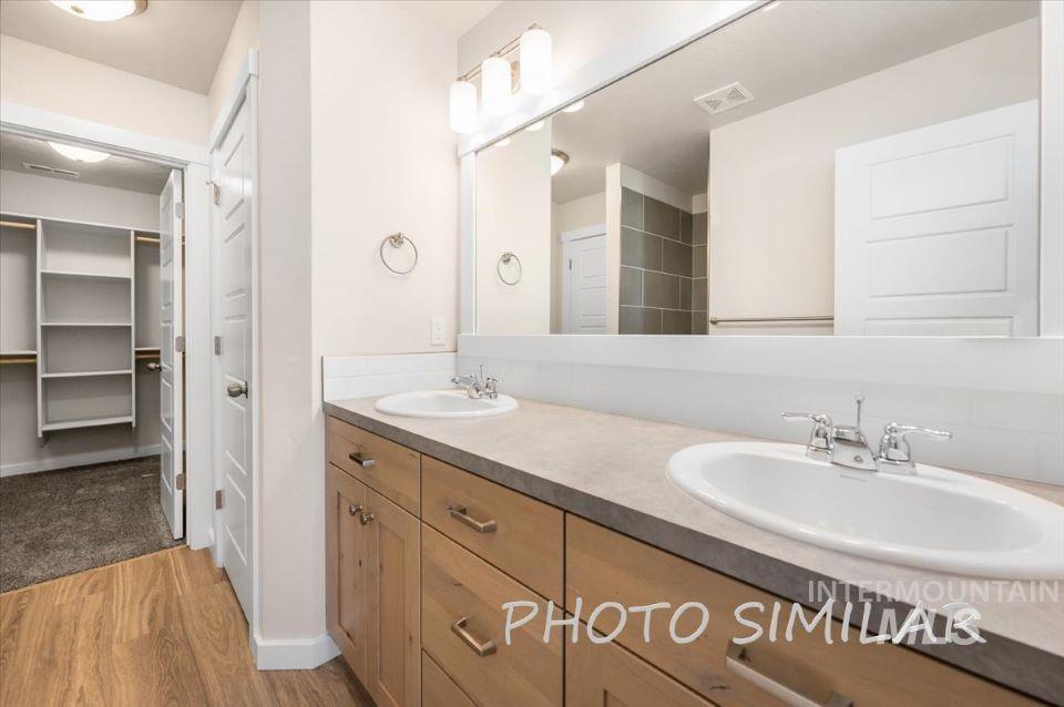 1420 Crescent St. Property Photo 22
