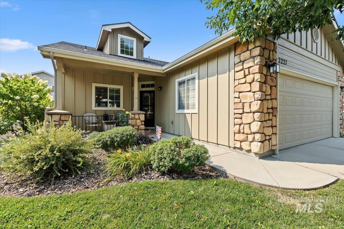 2227 S Blackspur Way Property Photo 2