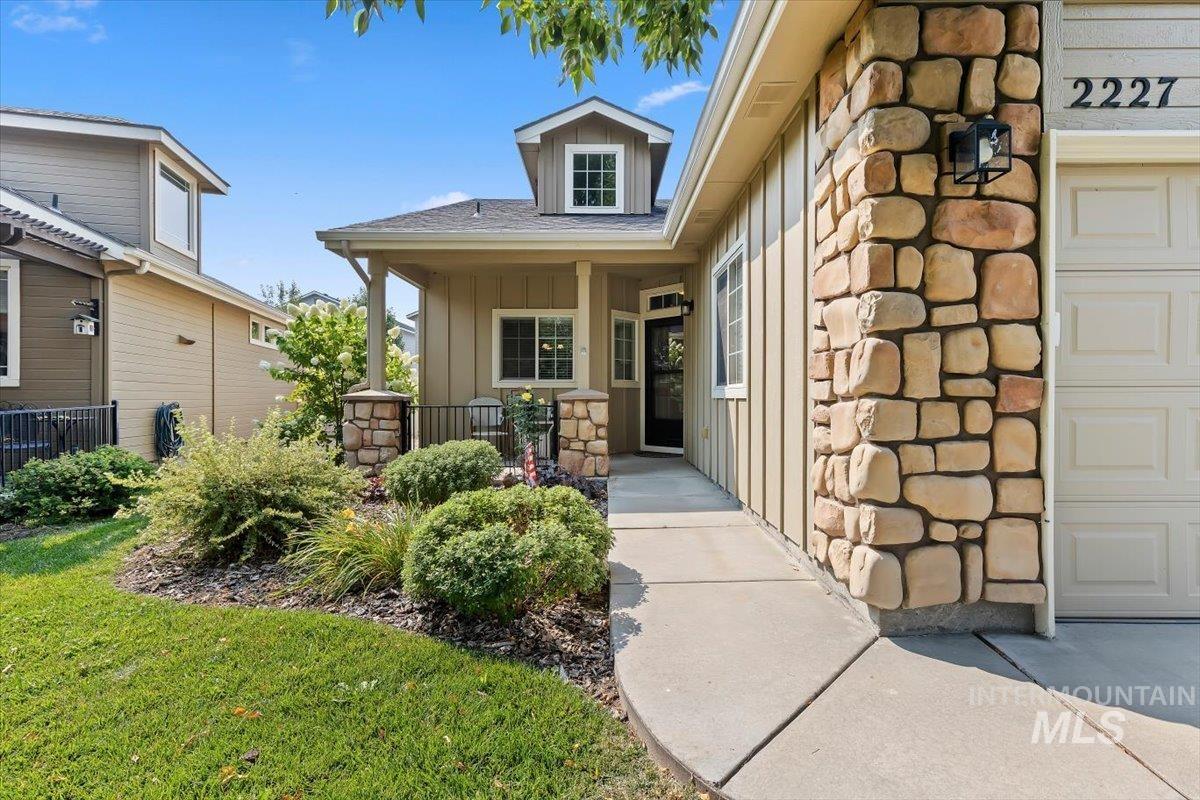 2227 S Blackspur Way Property Photo 3