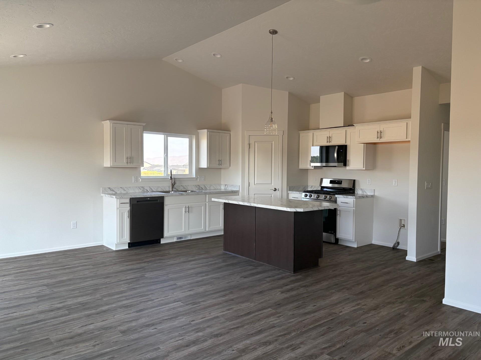 1742 Painted Rock Ct Property Photo 3