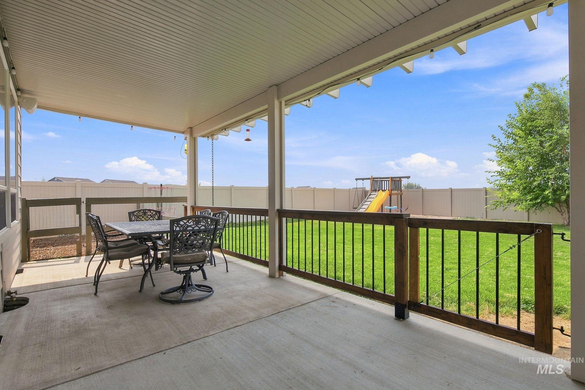 17215 N Wingtip Way Property Photo 1
