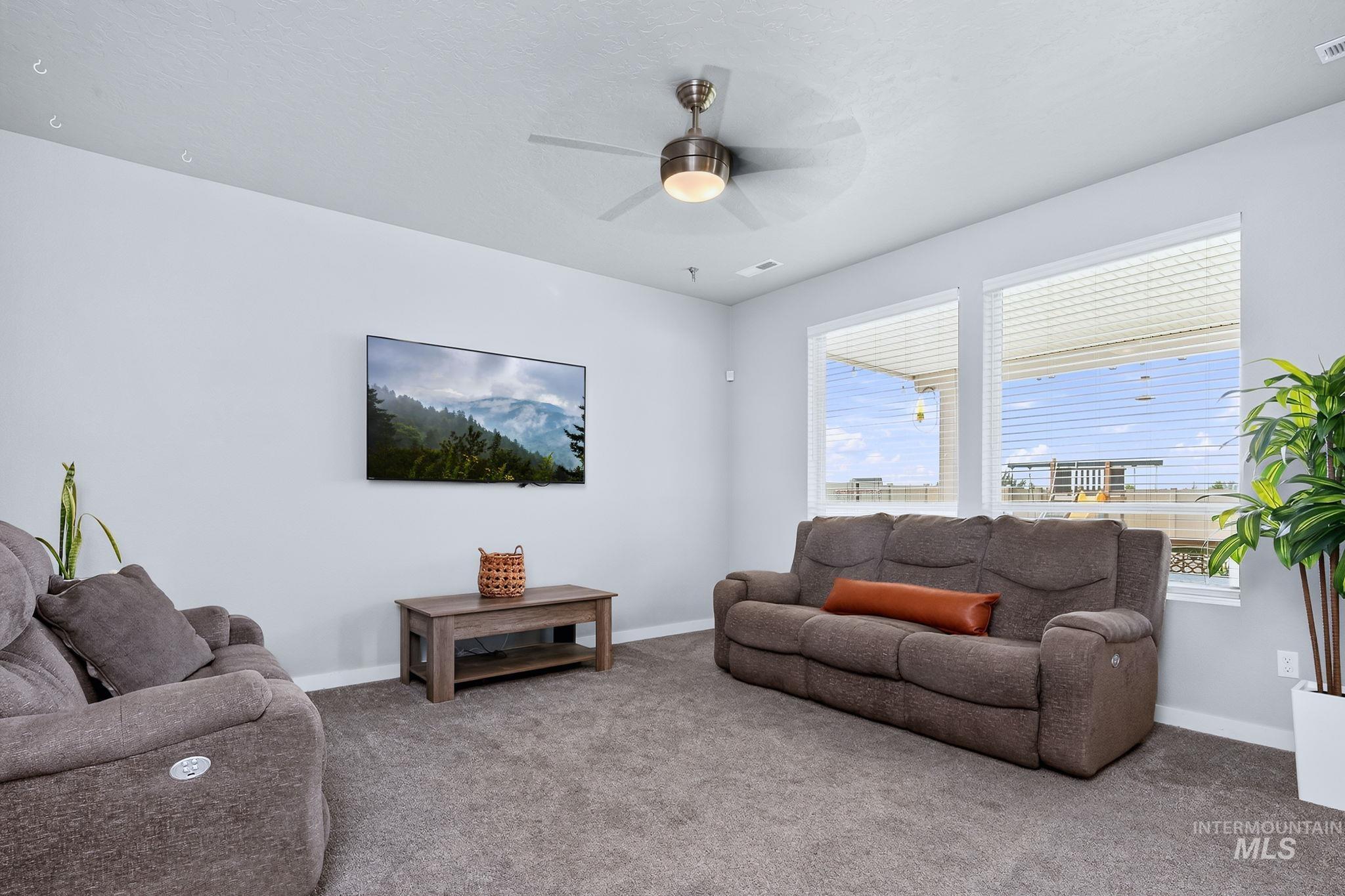 17215 N Wingtip Way Property Photo 3
