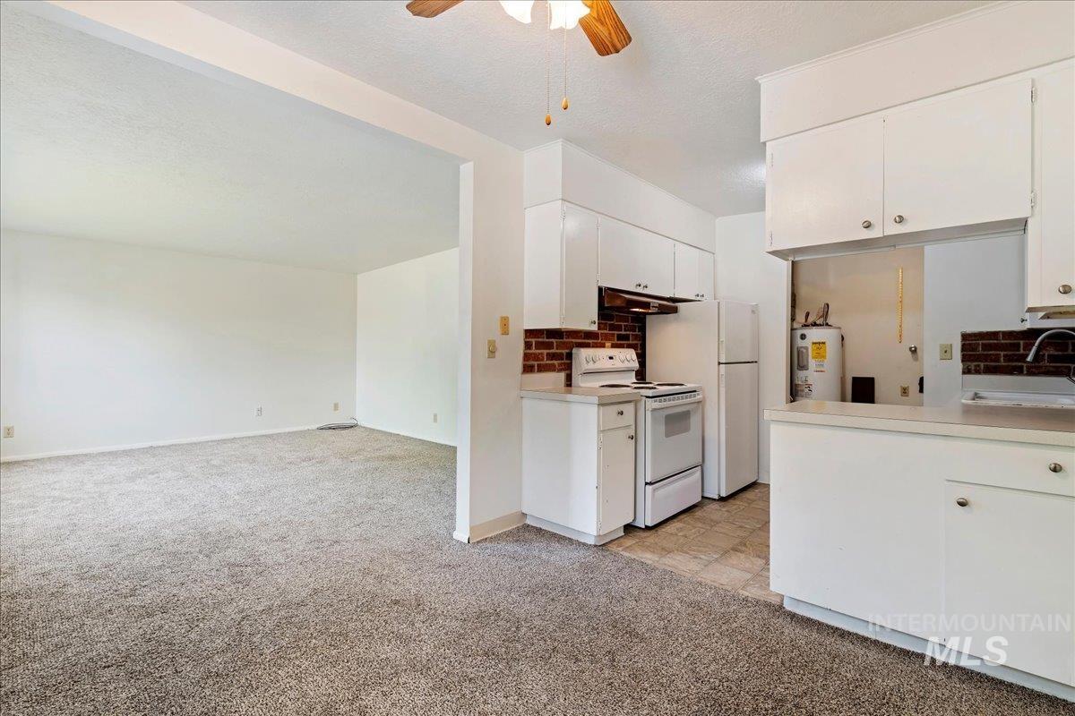 6315 W Dorian Street Property Photo 6