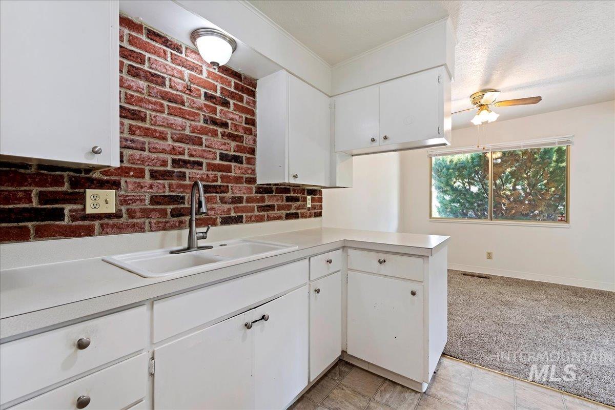 6315 W Dorian Street Property Photo 8
