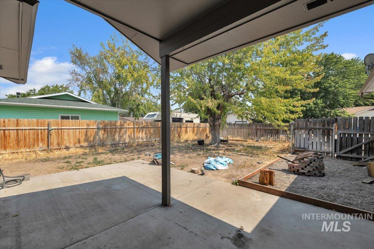 140 W 15th N Property Photo 20