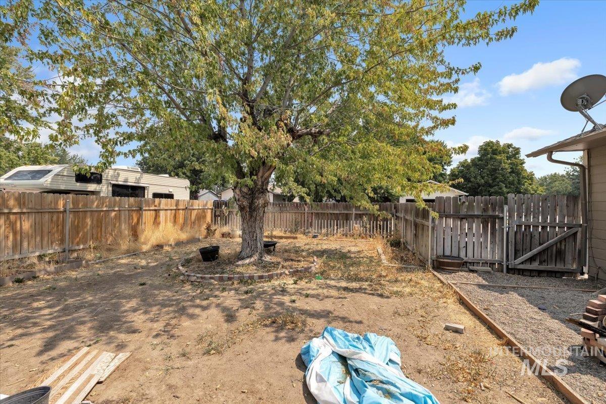 140 W 15th N Property Photo 22