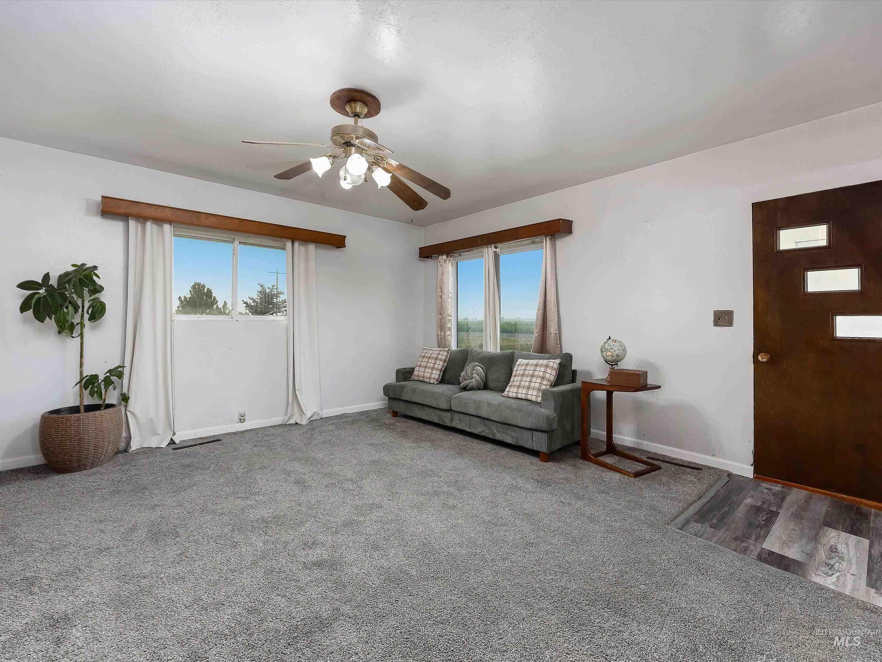 211 W 200 N Property Photo 6