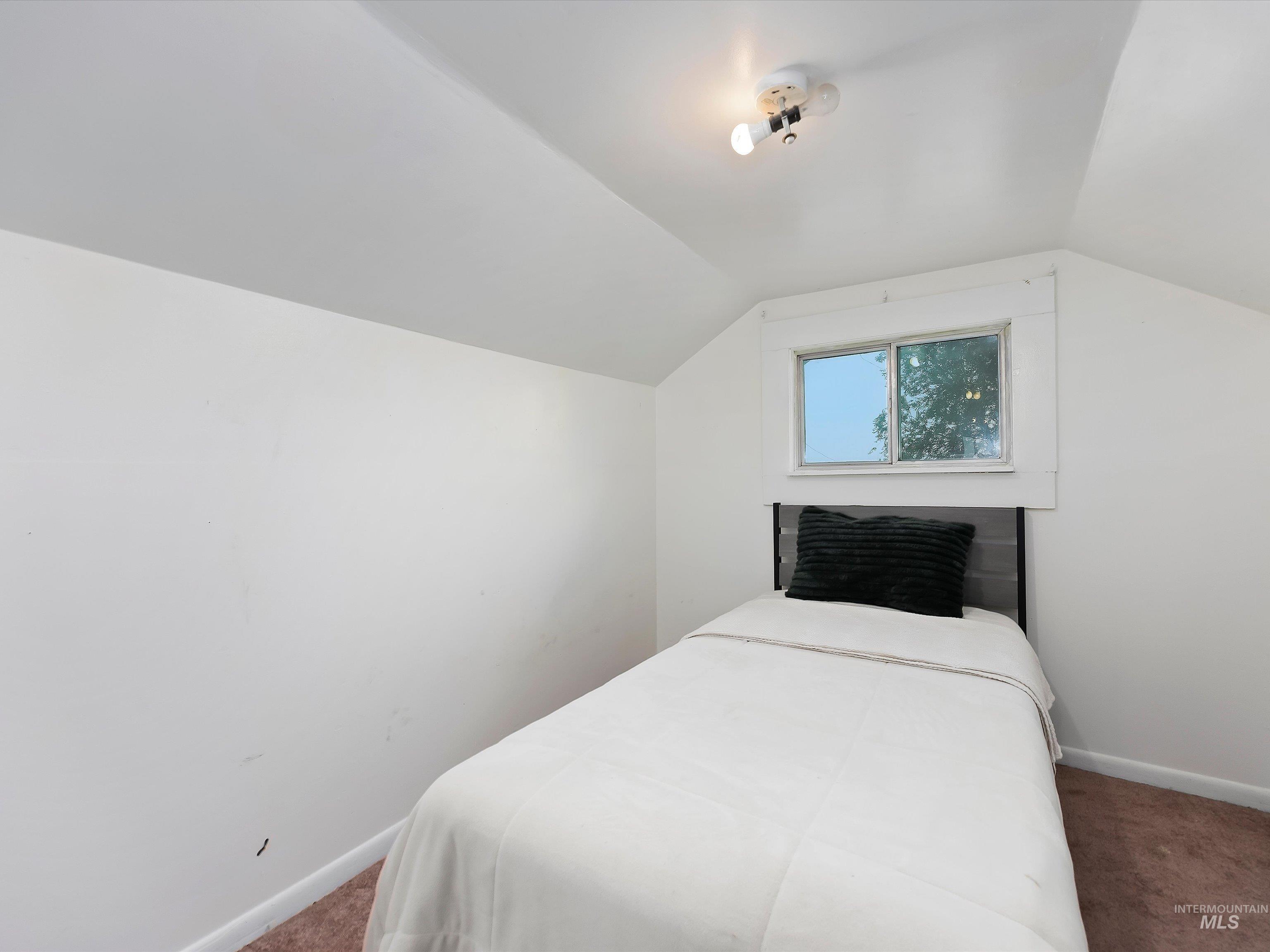 211 W 200 N Property Photo 17