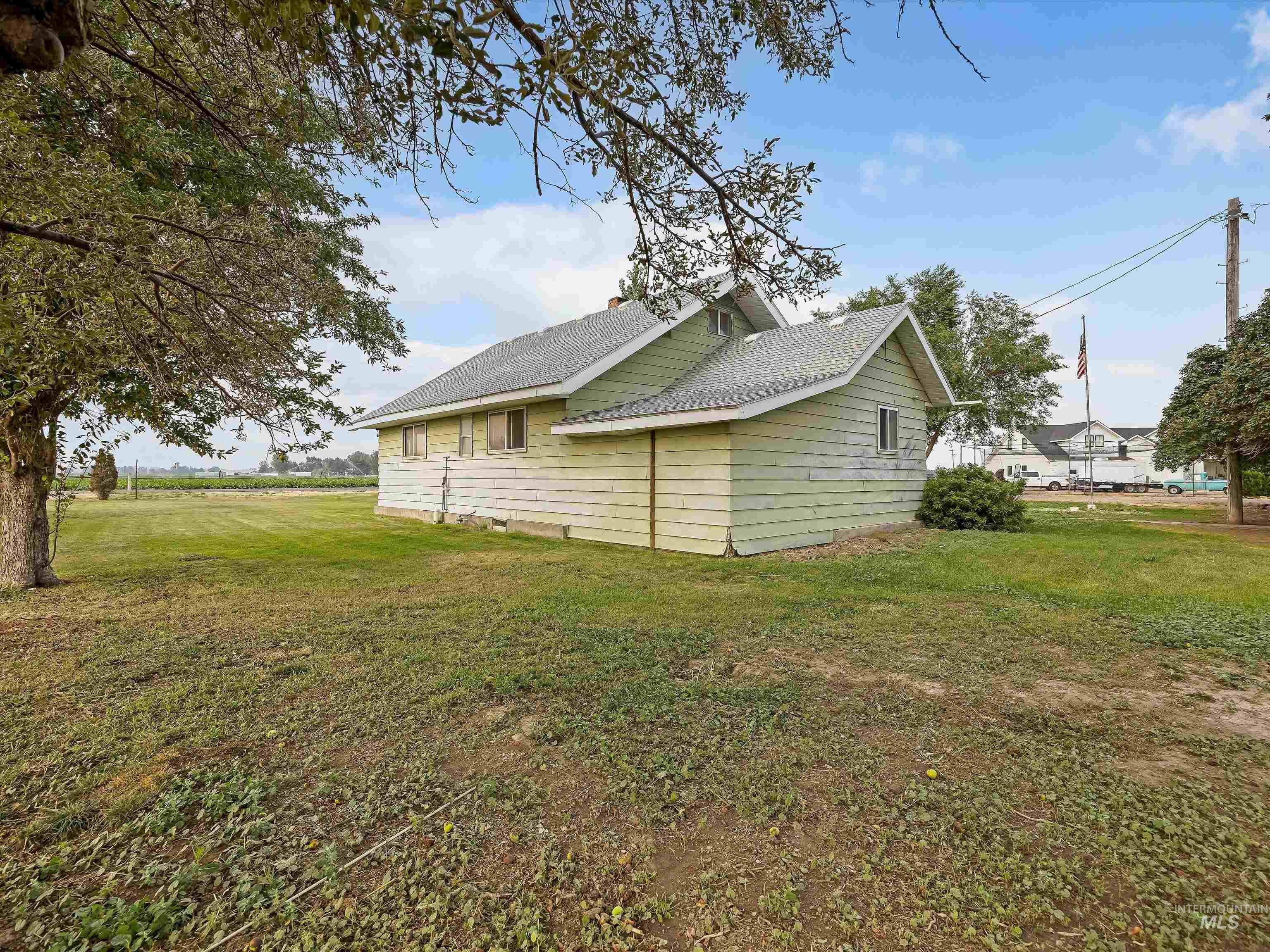 211 W 200 N Property Photo 24