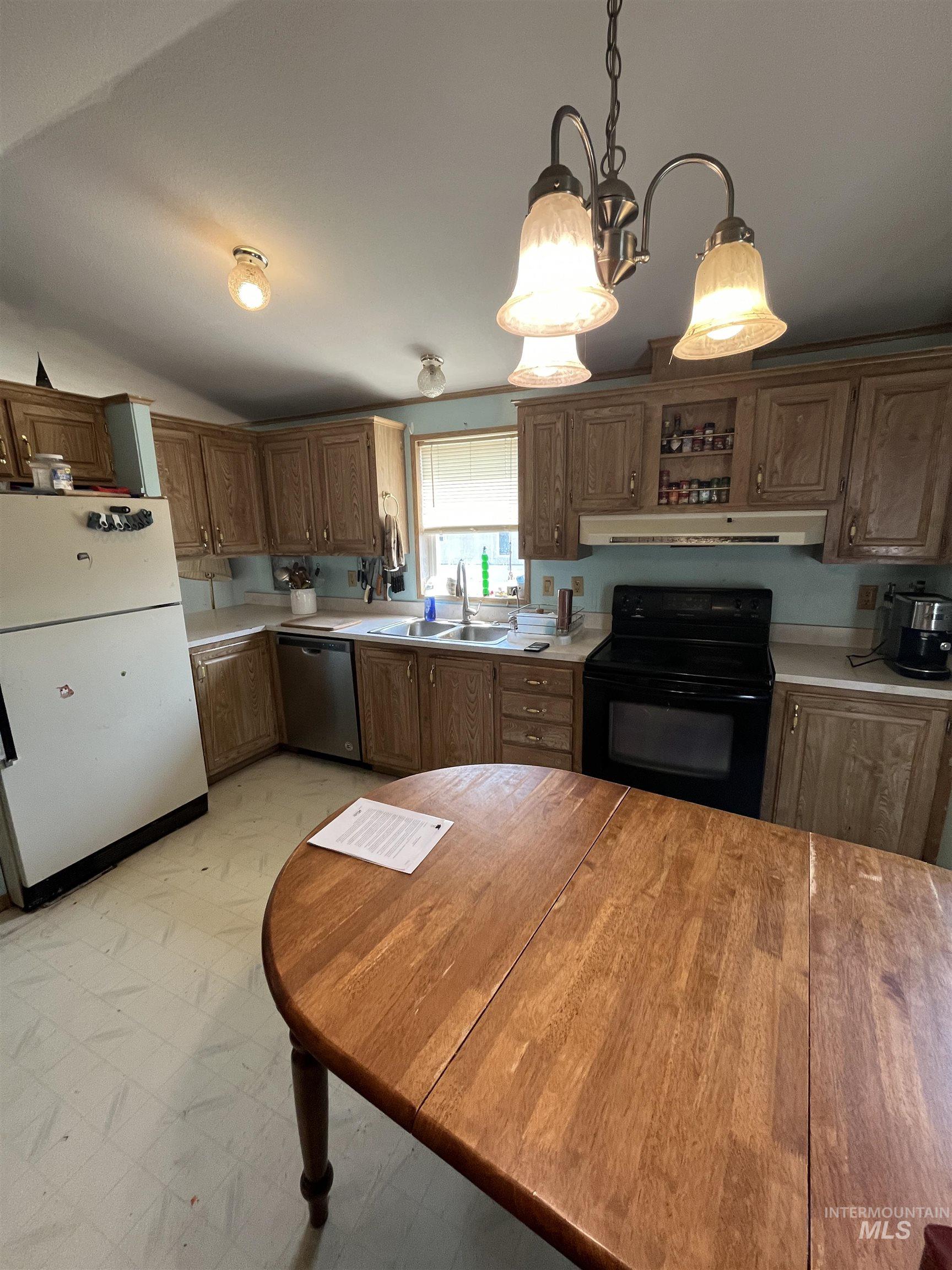 3175 Tomer Rd Property Photo 6