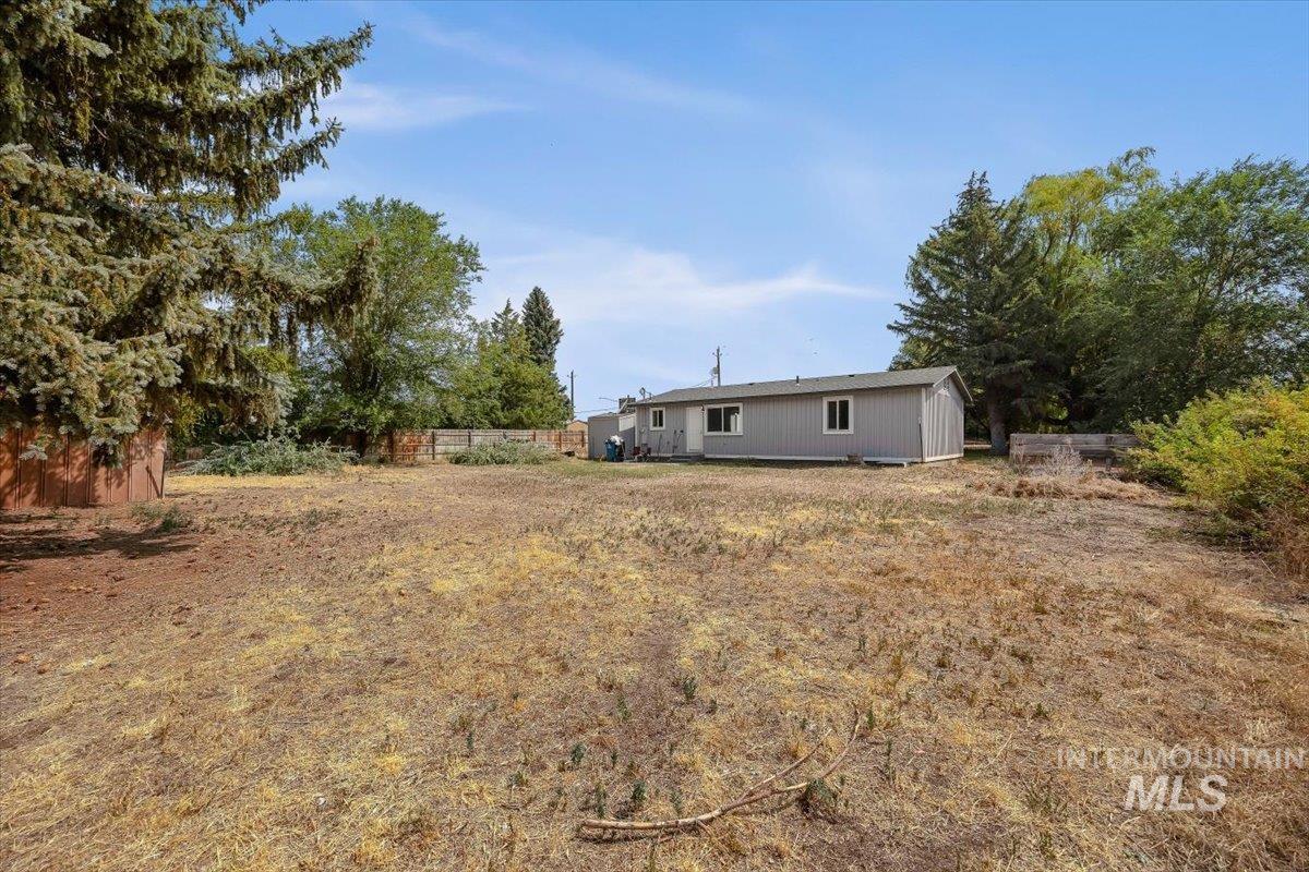 110 Park St N Property Photo 23
