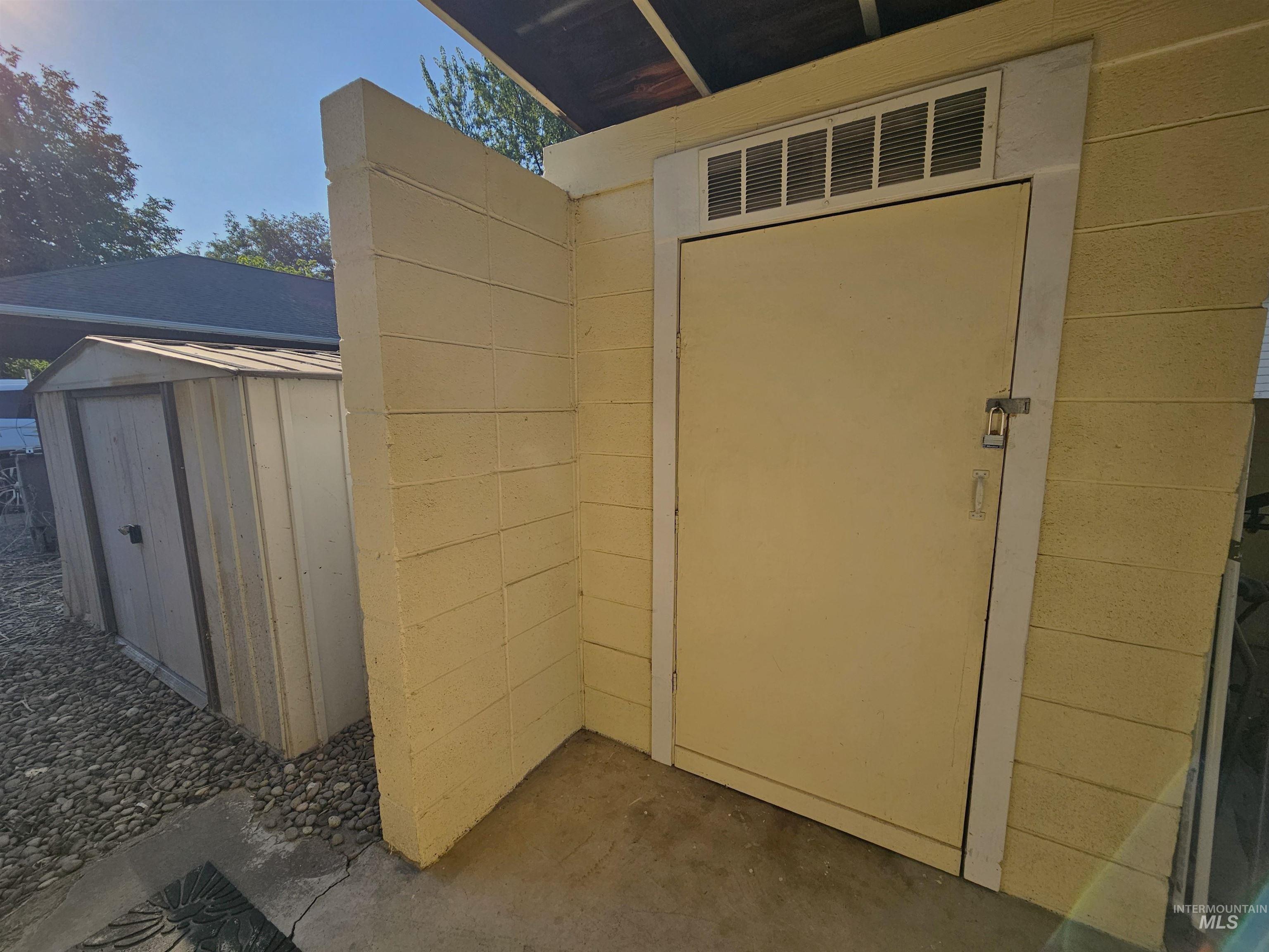 713 1/2 Airway Ave Property Photo 11