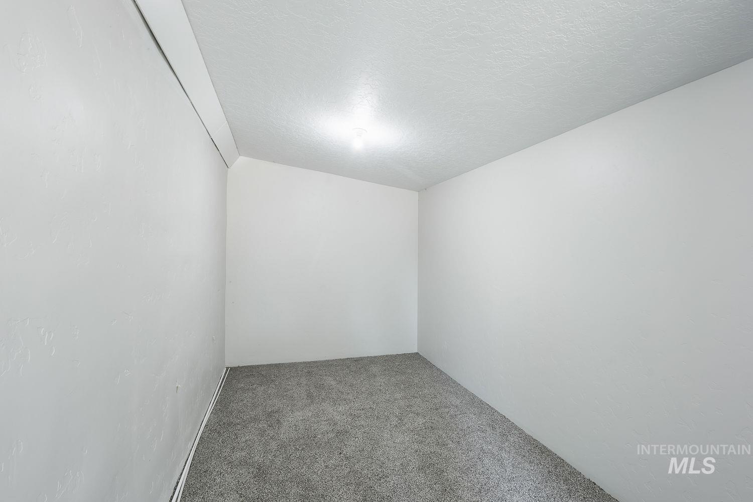 701 W Oregon Ave Property Photo 25