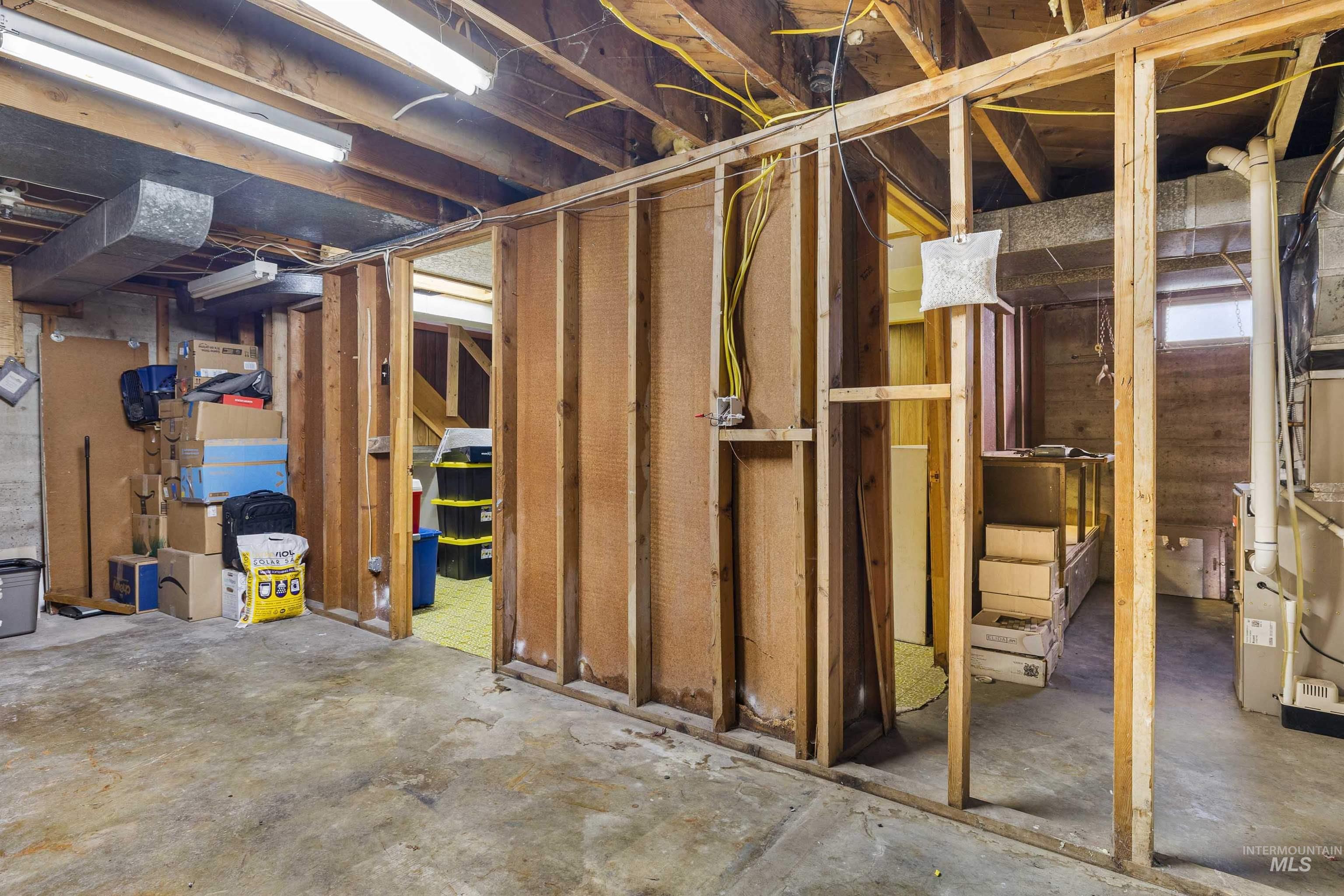 365 Caswell Ave. West Property Photo 17