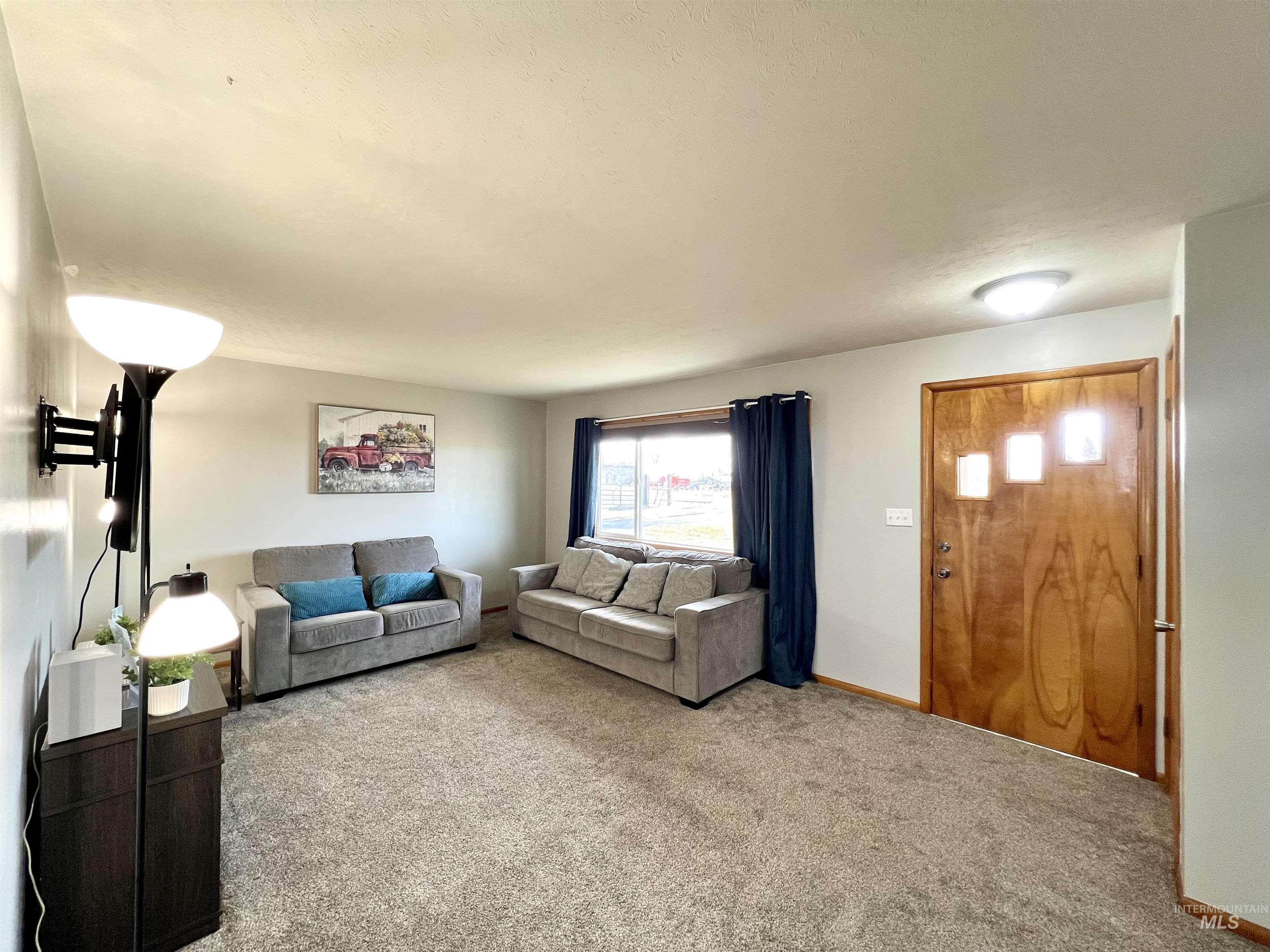 266 S 200 W Property Photo 2