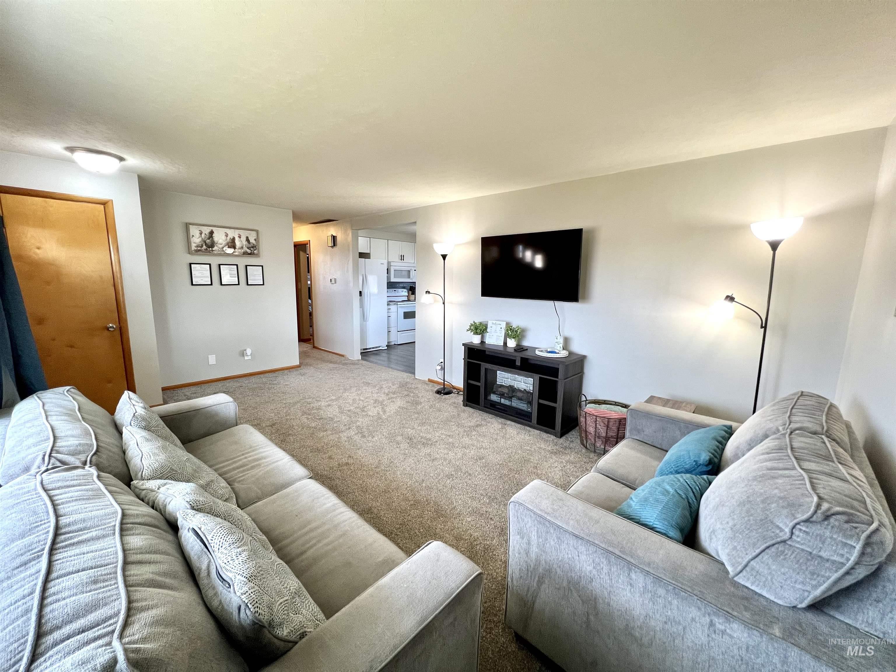 266 S 200 W Property Photo 4