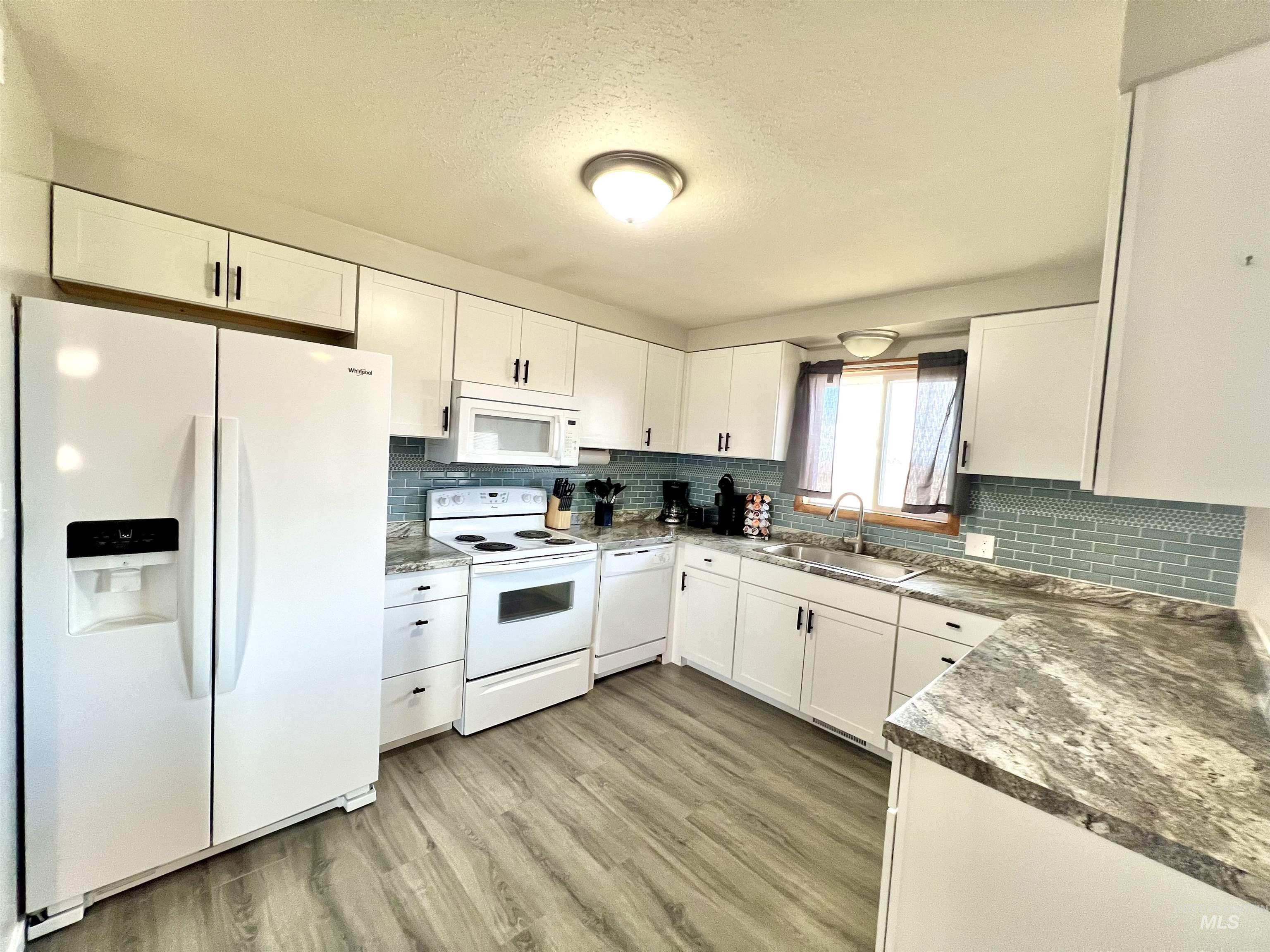 266 S 200 W Property Photo 6