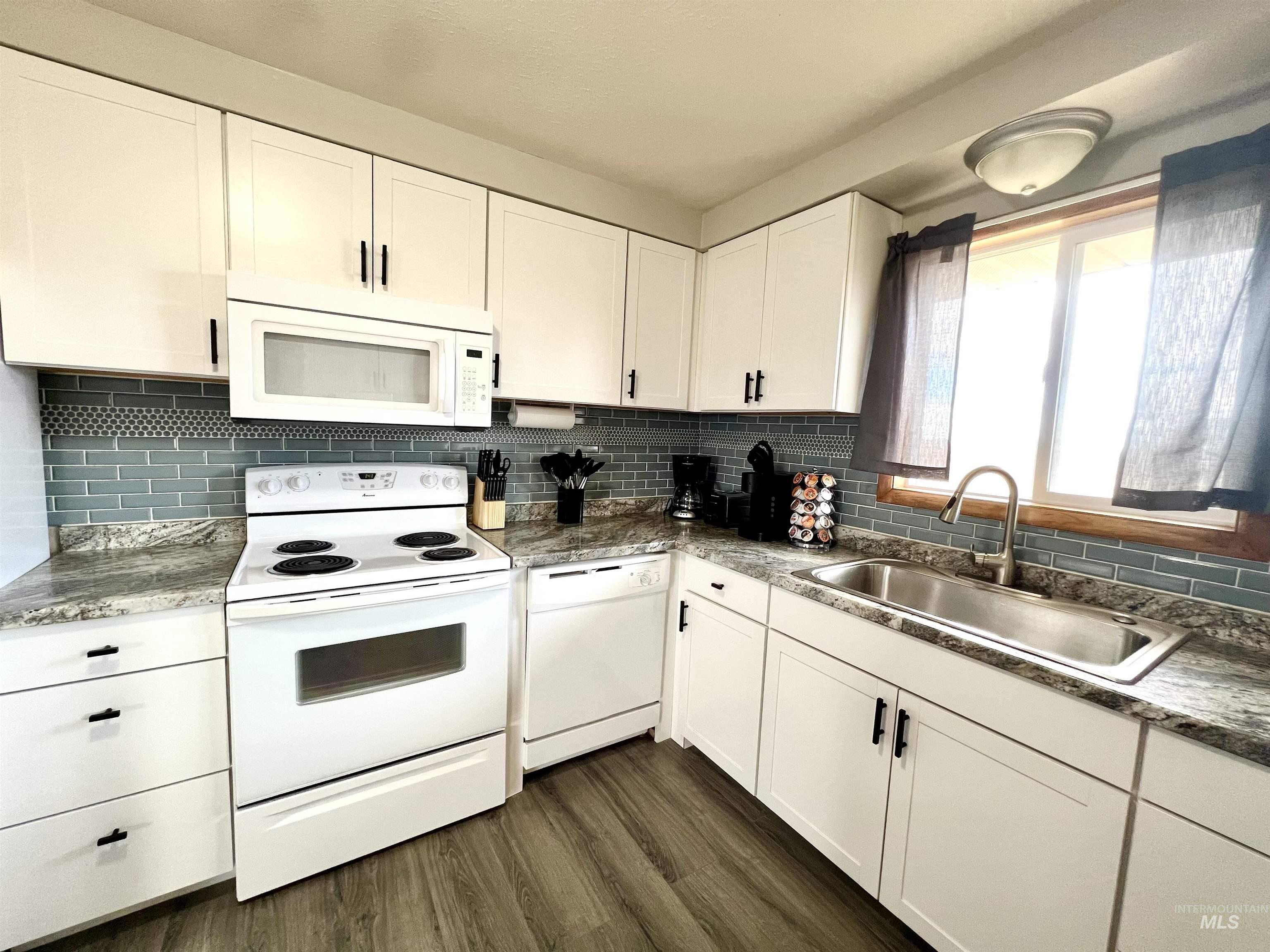266 S 200 W Property Photo 8