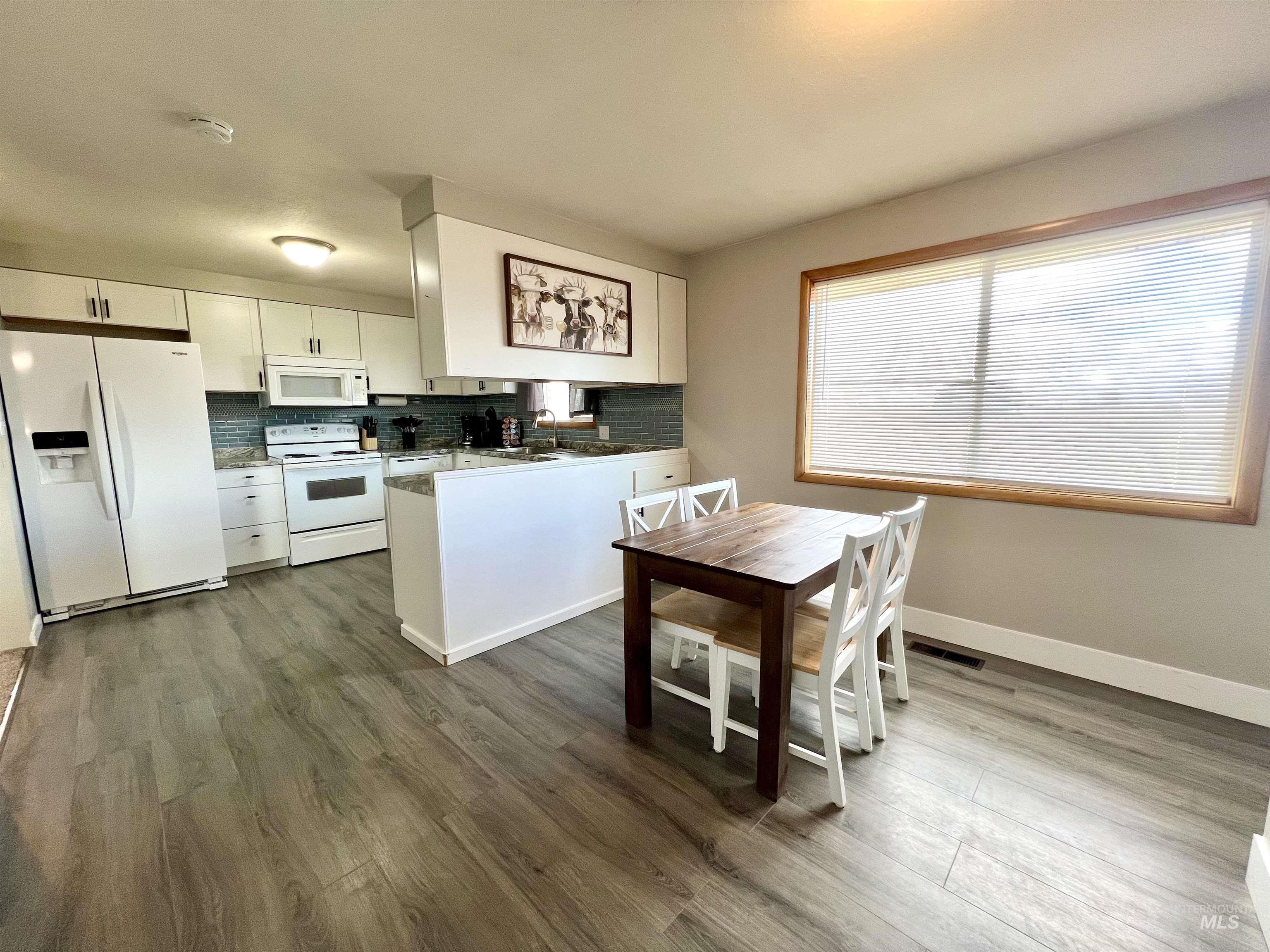 266 S 200 W Property Photo 9