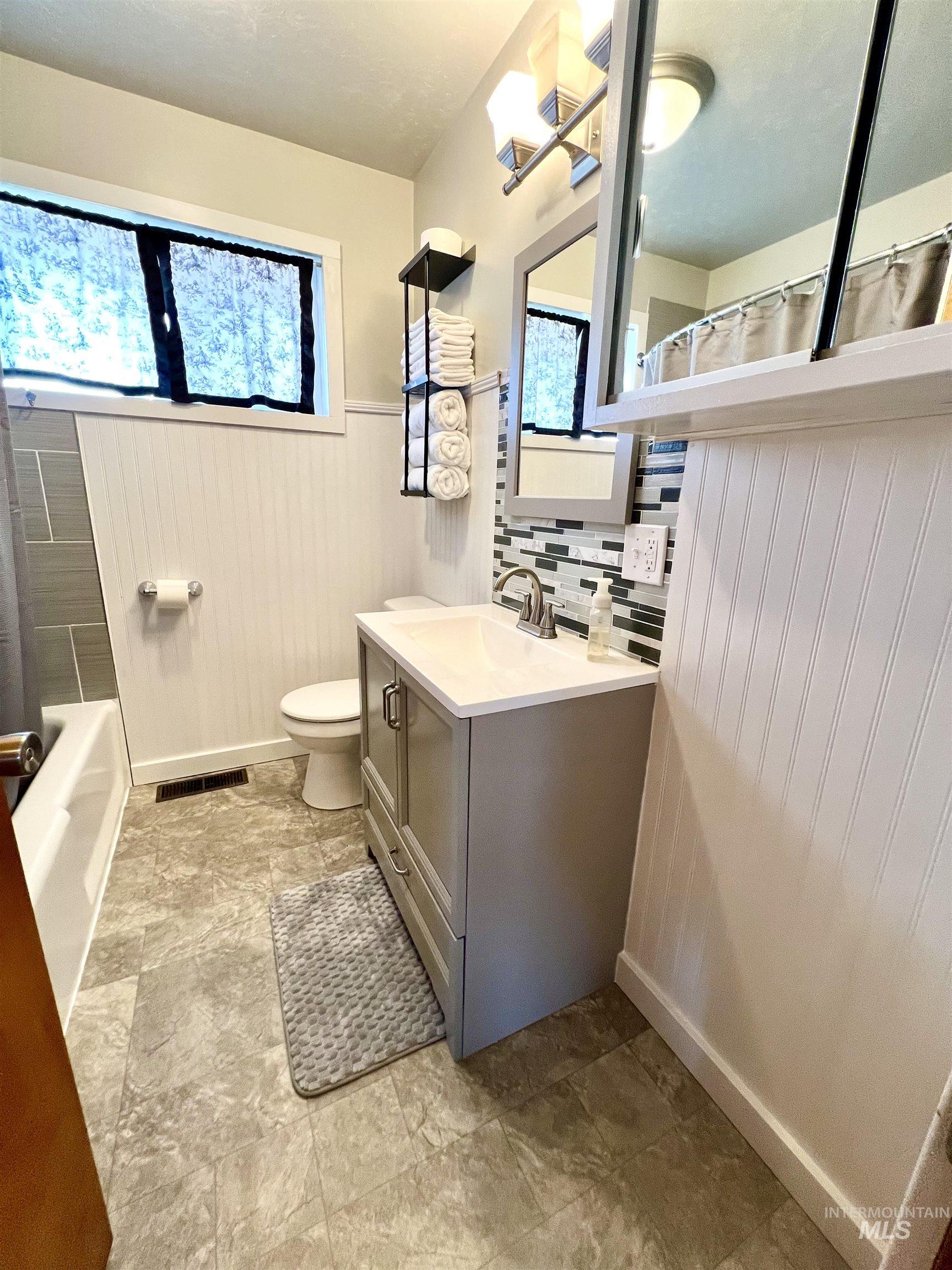266 S 200 W Property Photo 13