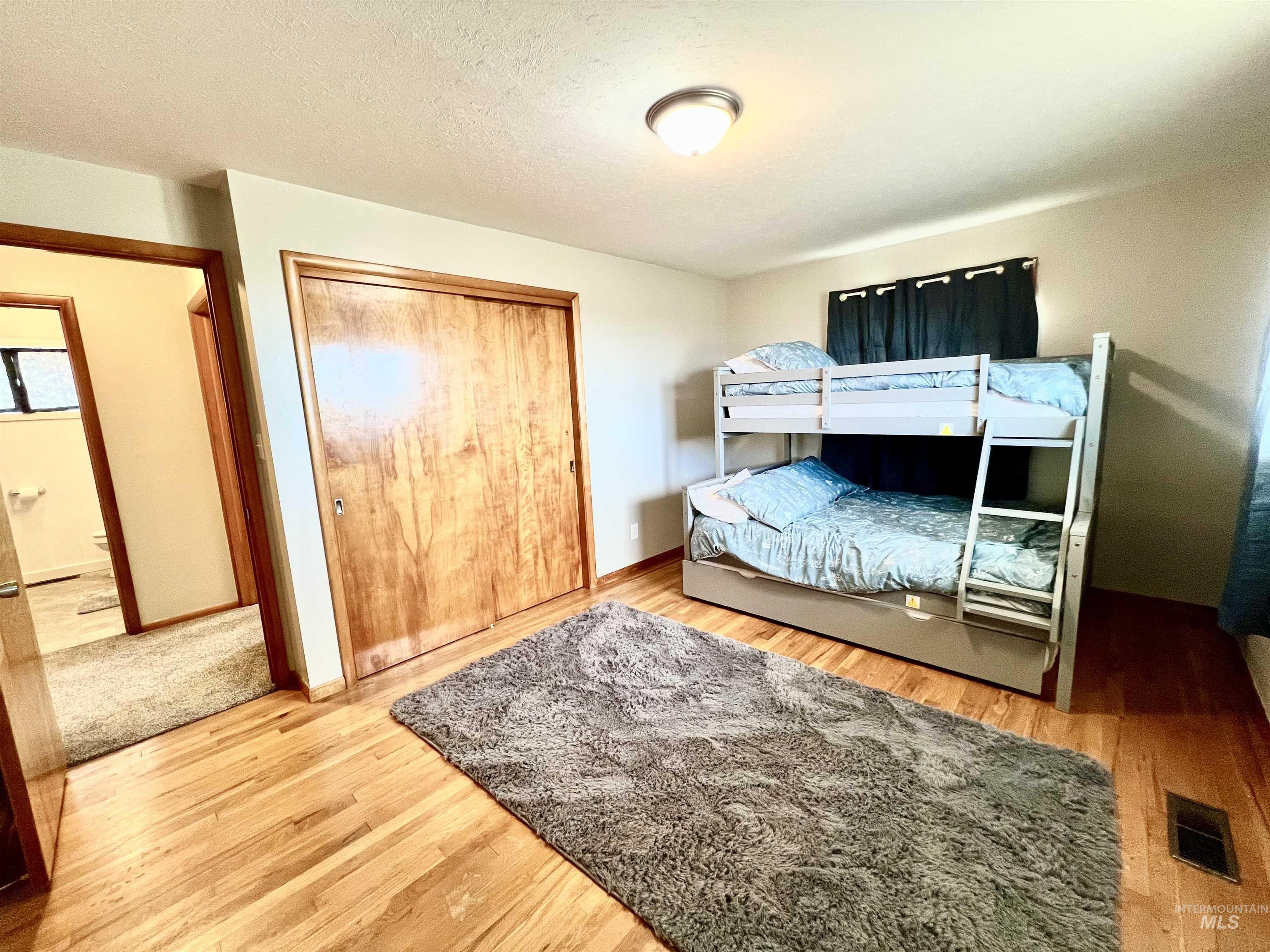 266 S 200 W Property Photo 16