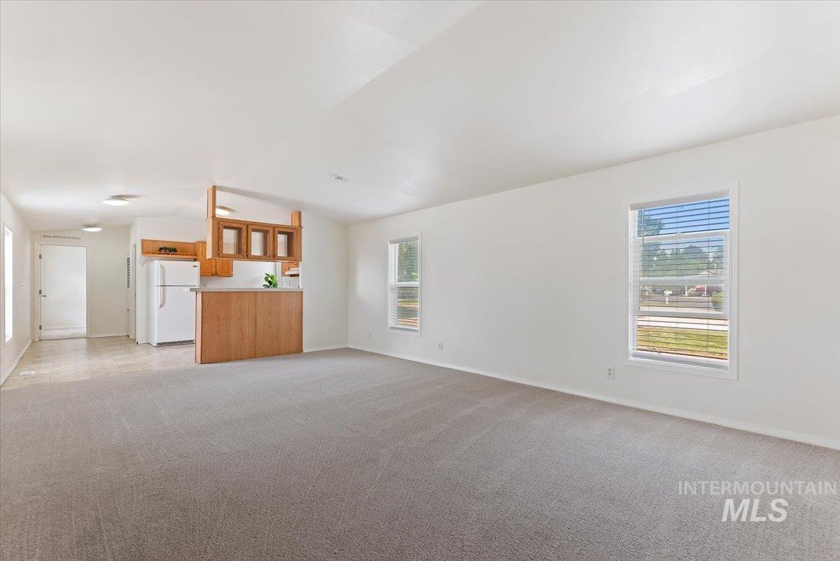 700 E Fairview Property Photo 5