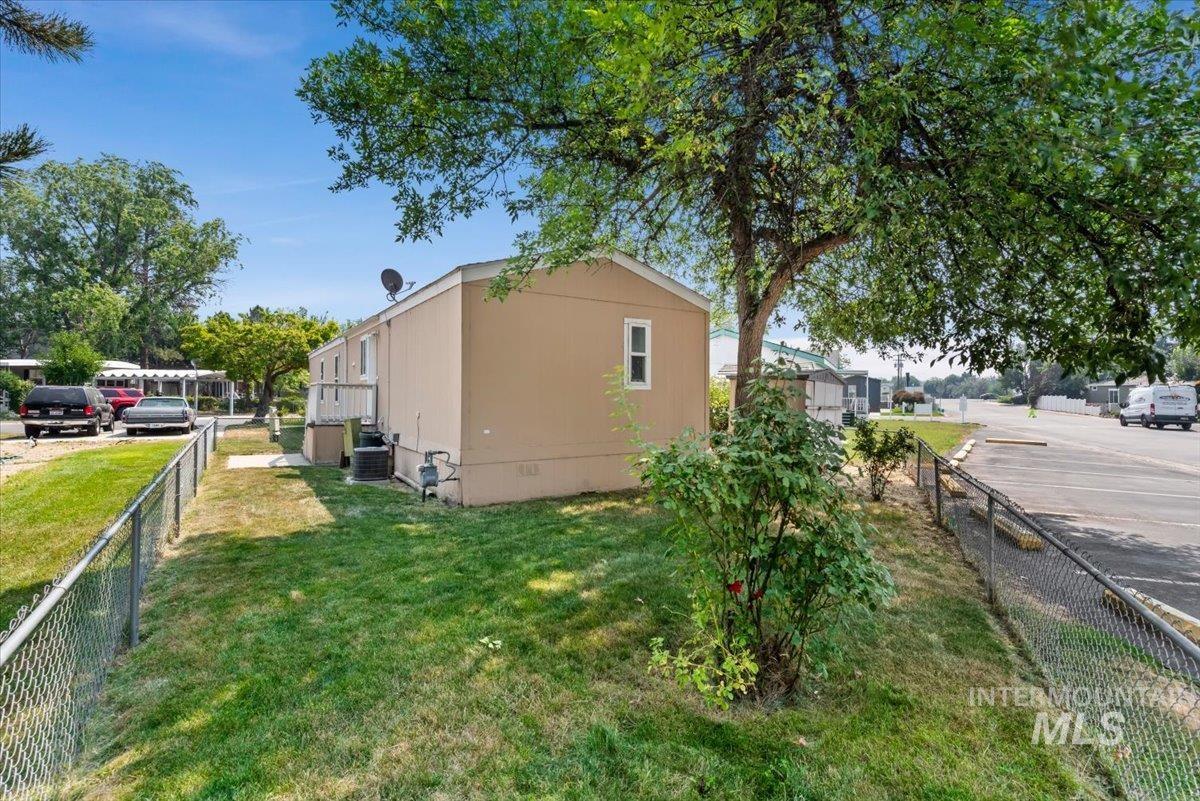 700 E Fairview Property Photo 28