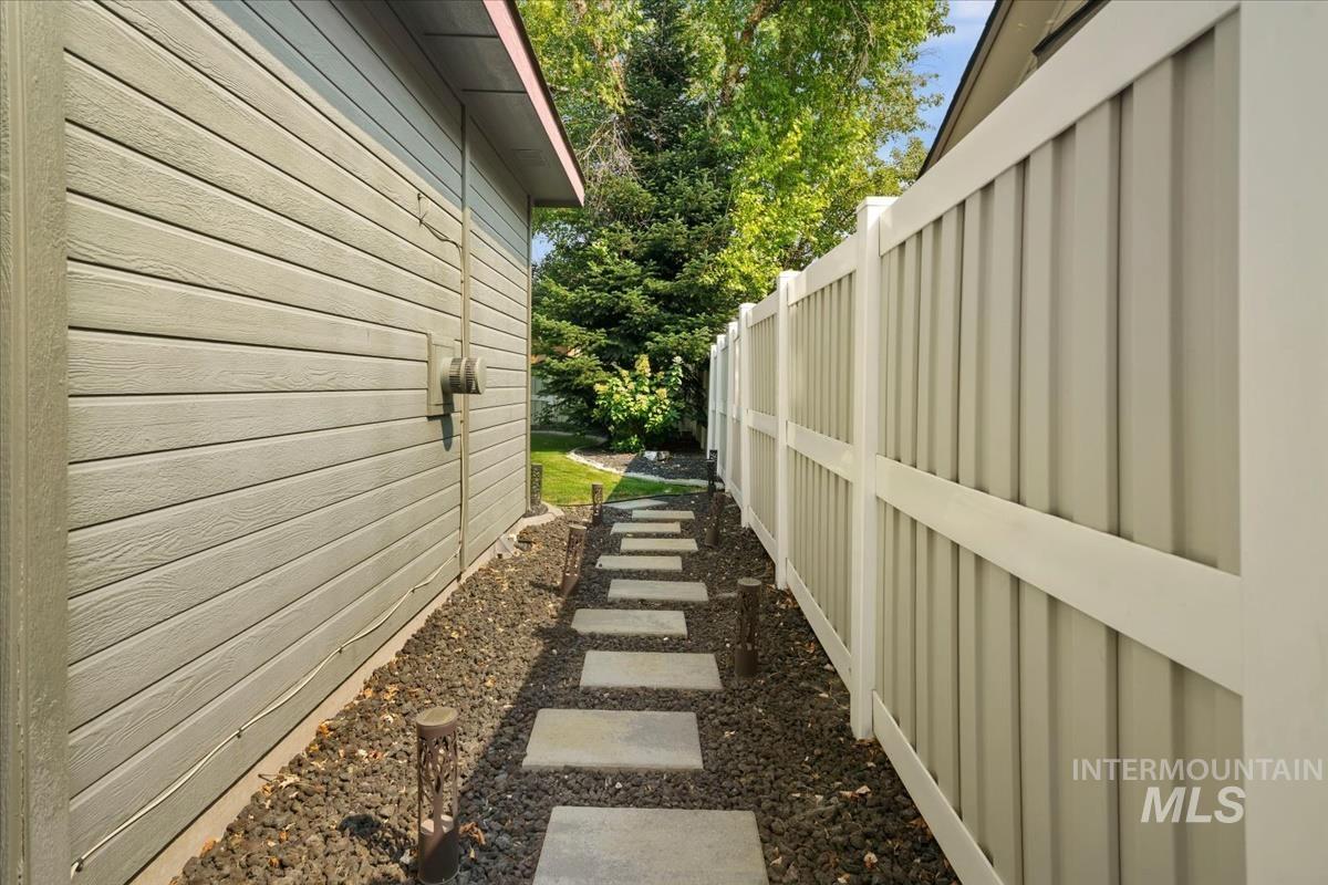 2882 S Groom Way Property Photo 7