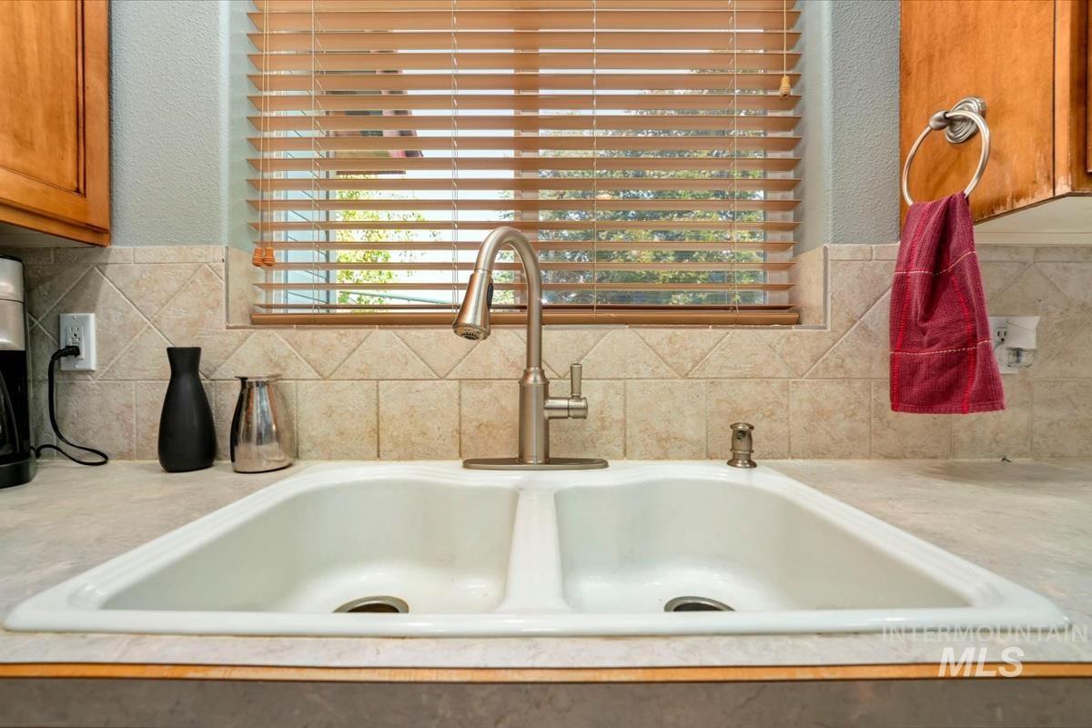 2882 S Groom Way Property Photo 32