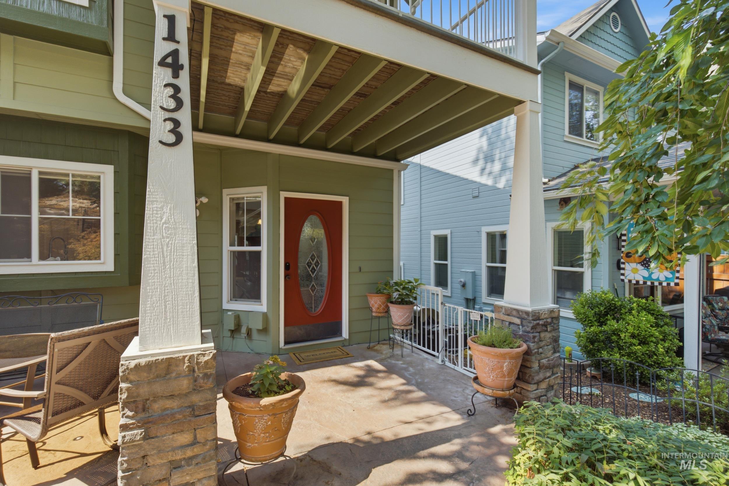 1433 E Hays St. Property Photo 1