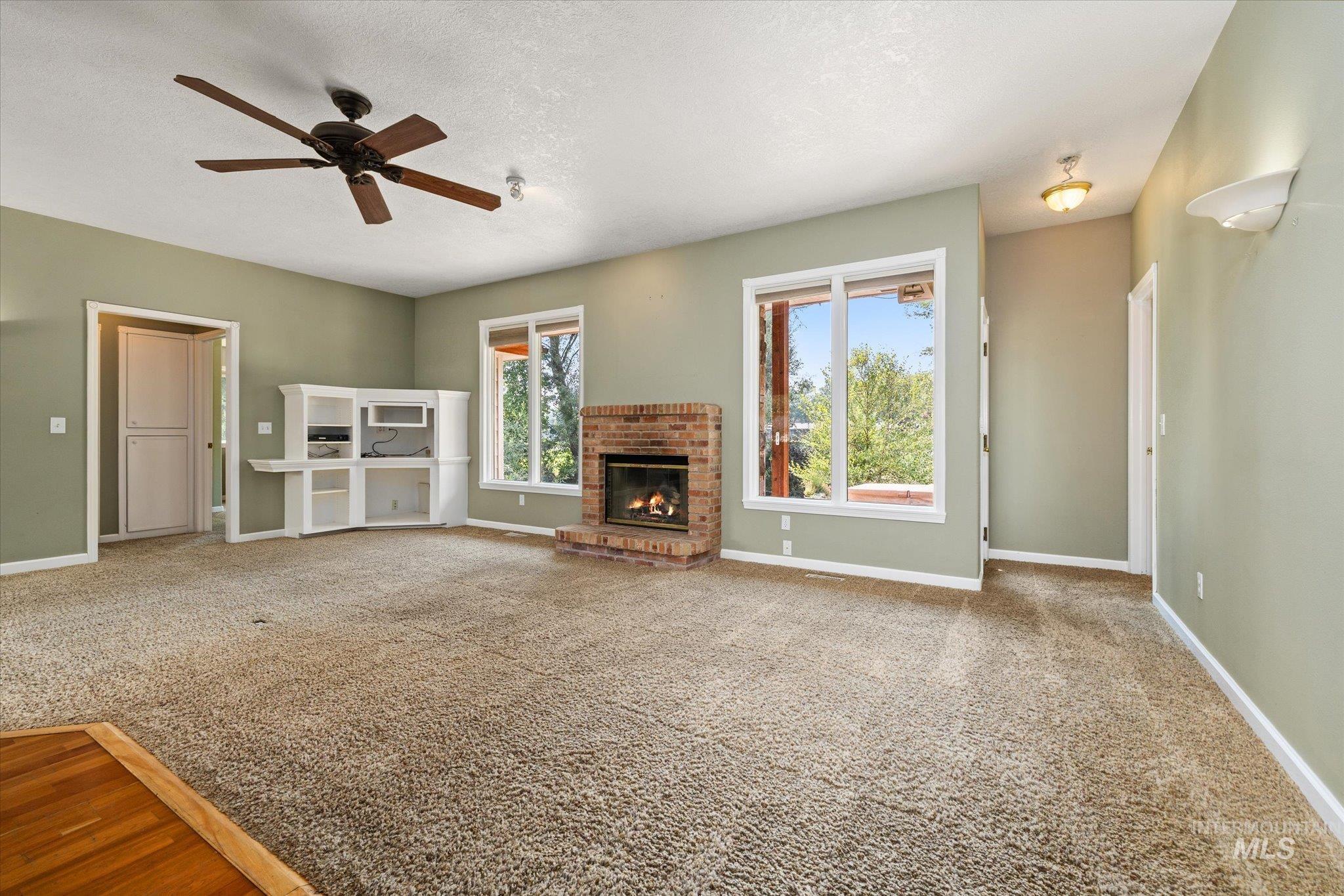5810 W Castle Drive Property Photo 6