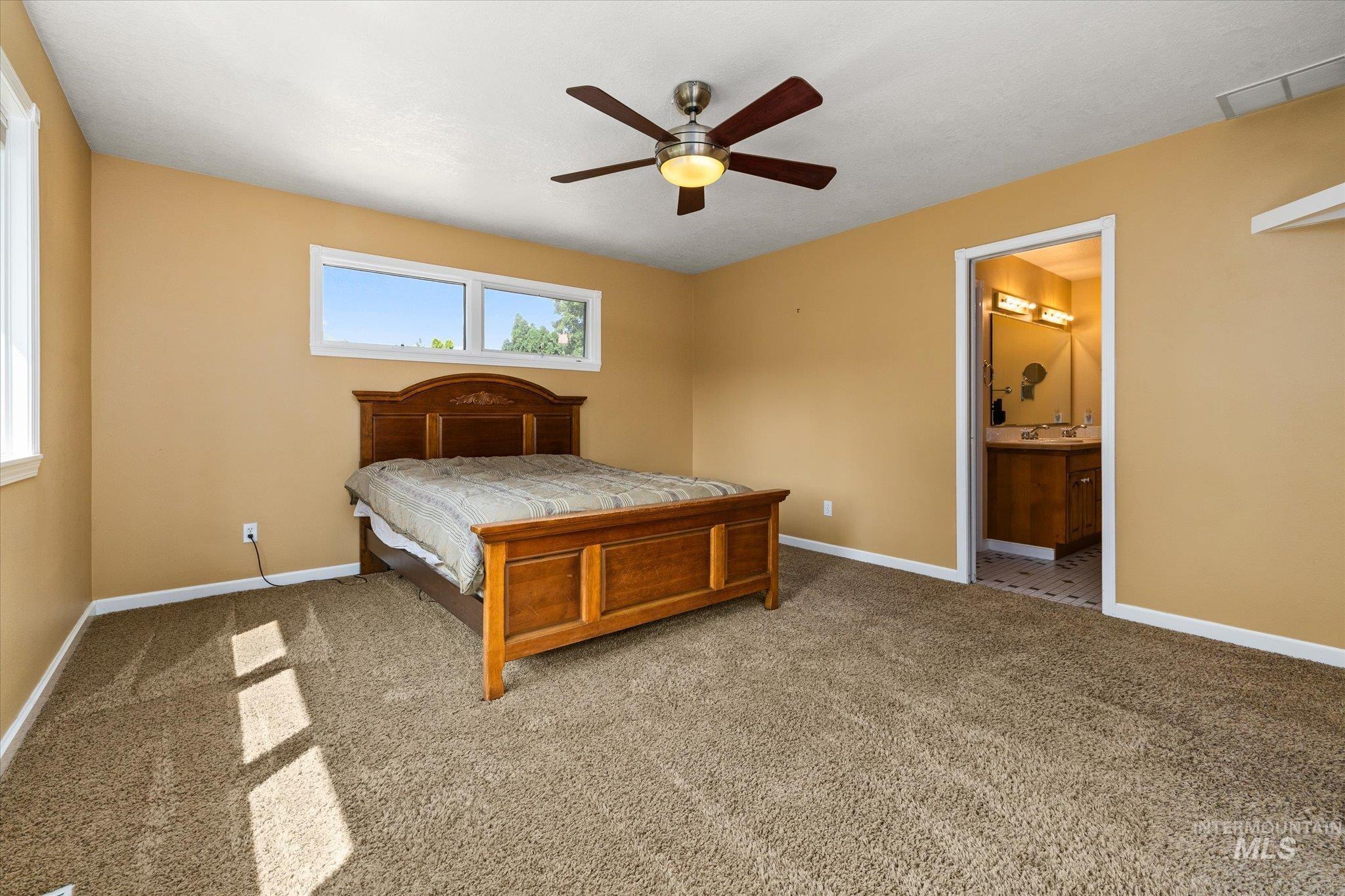 5810 W Castle Drive Property Photo 13