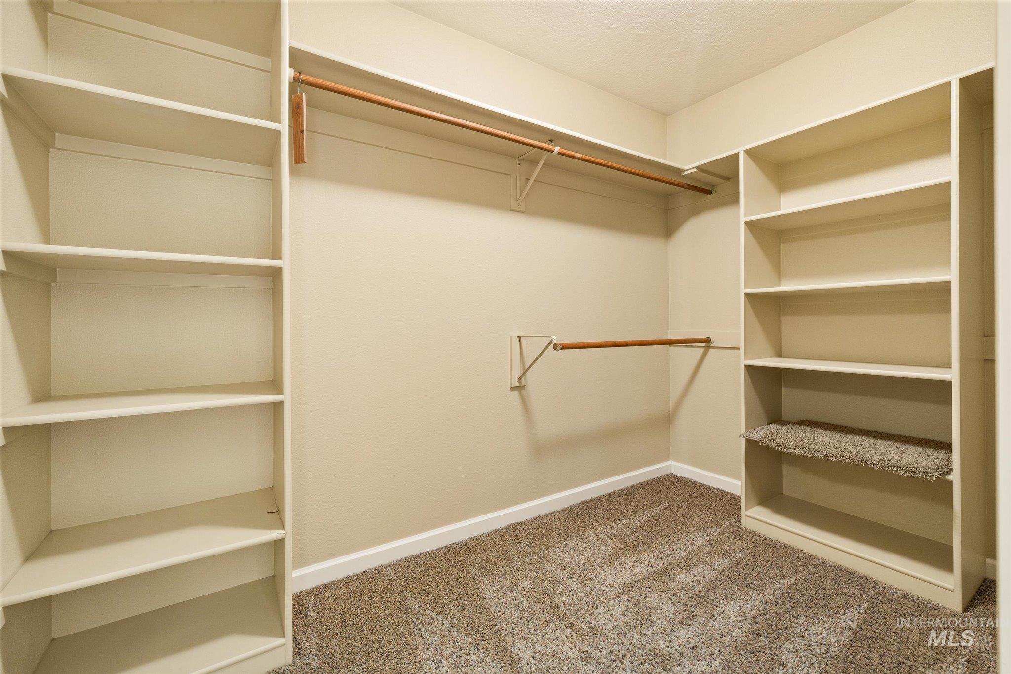 5810 W Castle Drive Property Photo 17