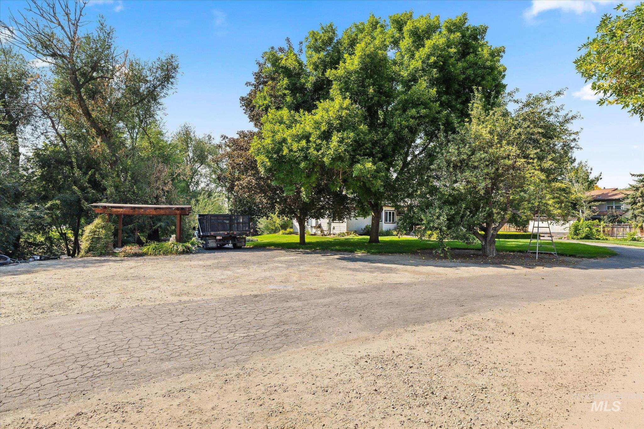 5810 W Castle Drive Property Photo 33