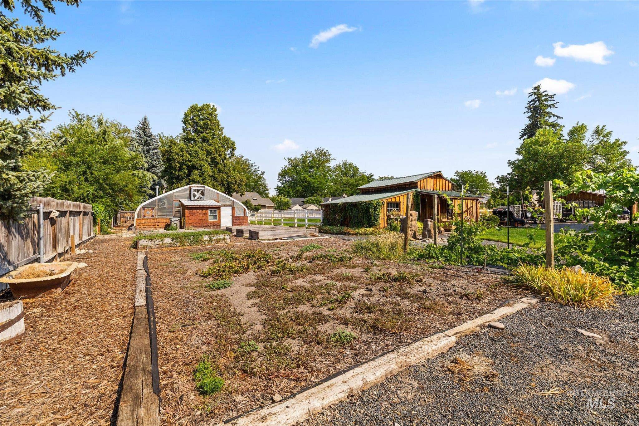 5810 W Castle Drive Property Photo 43