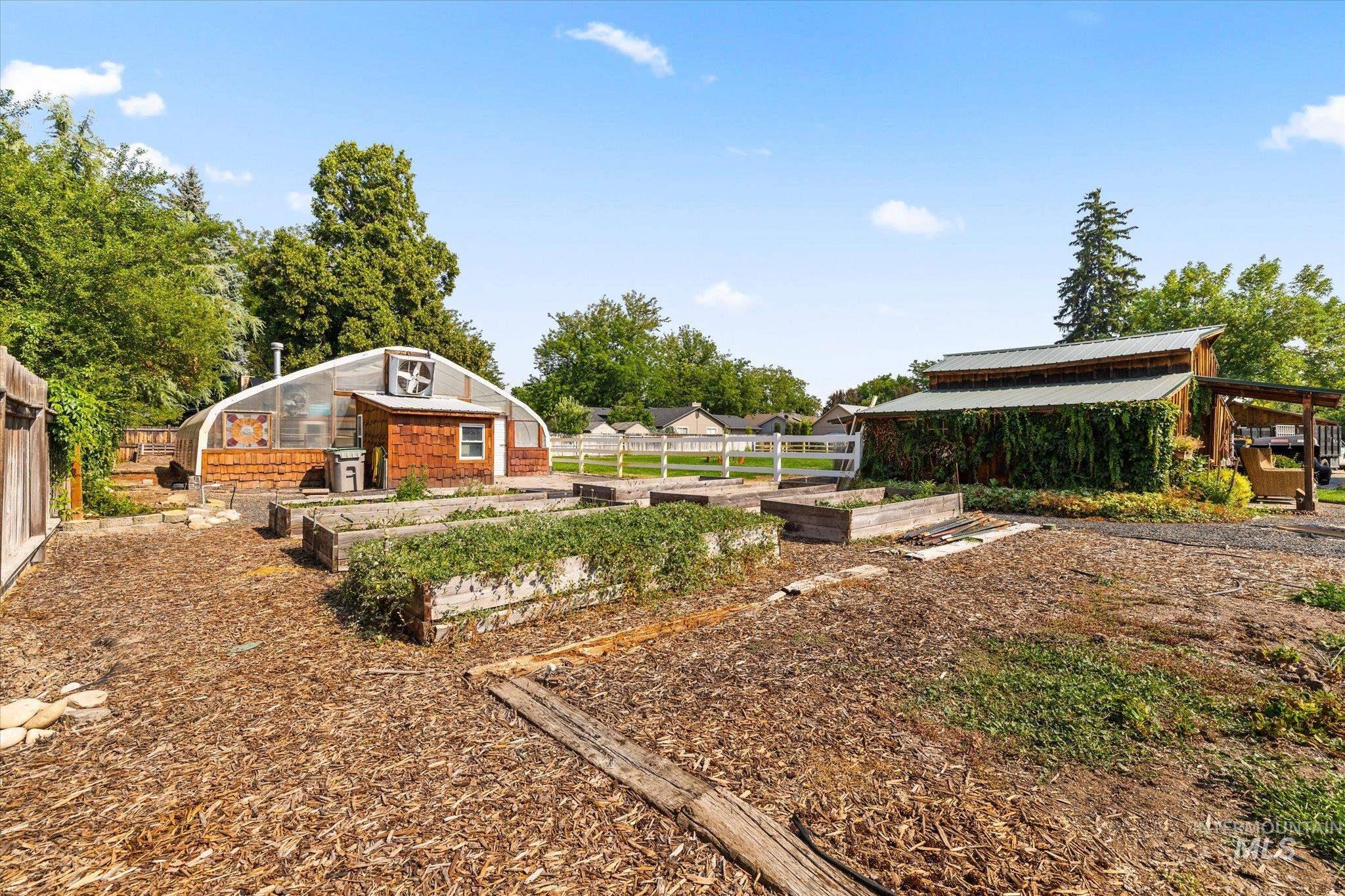 5810 W Castle Drive Property Photo 44