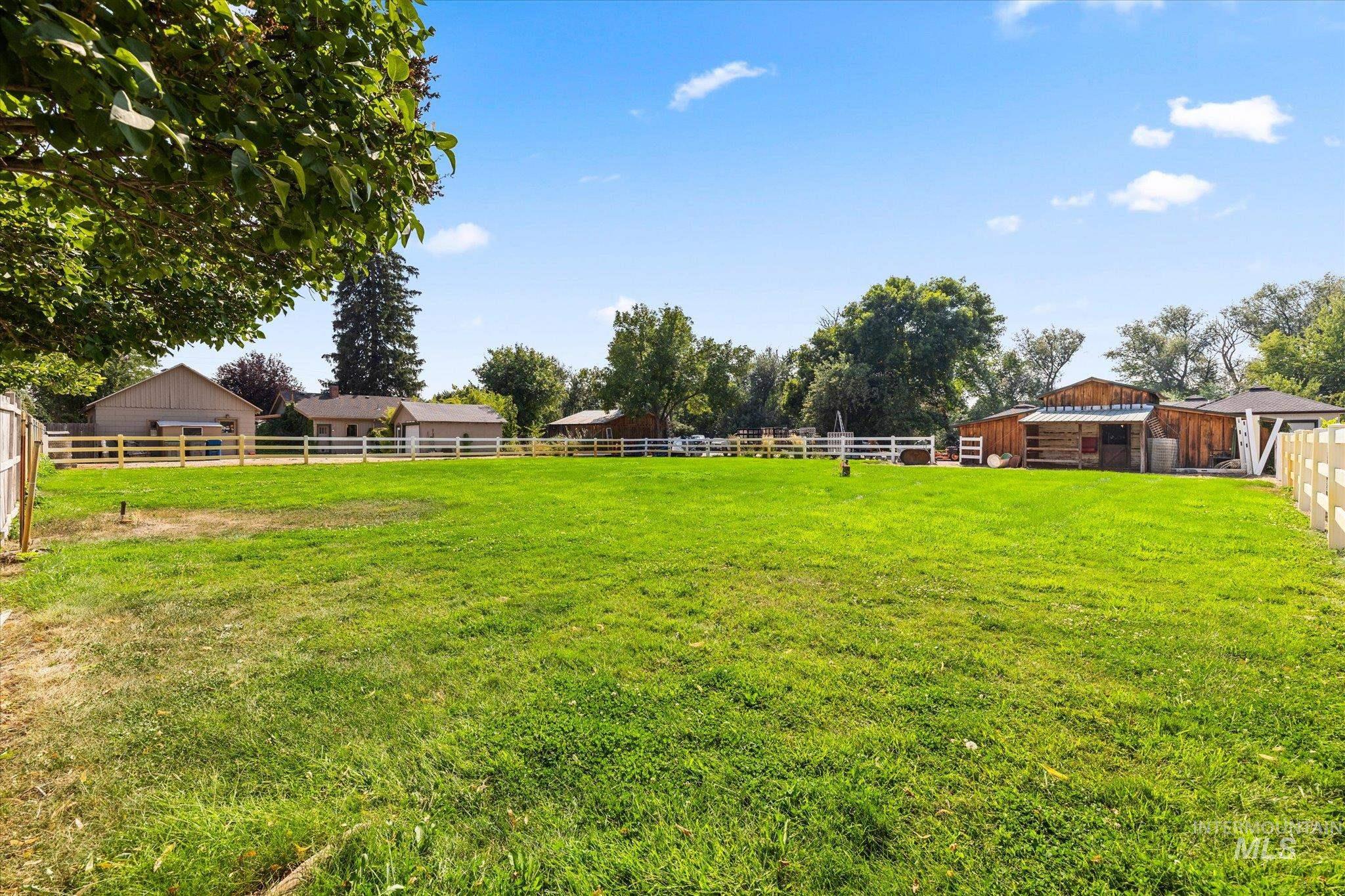 5810 W Castle Drive Property Photo 46