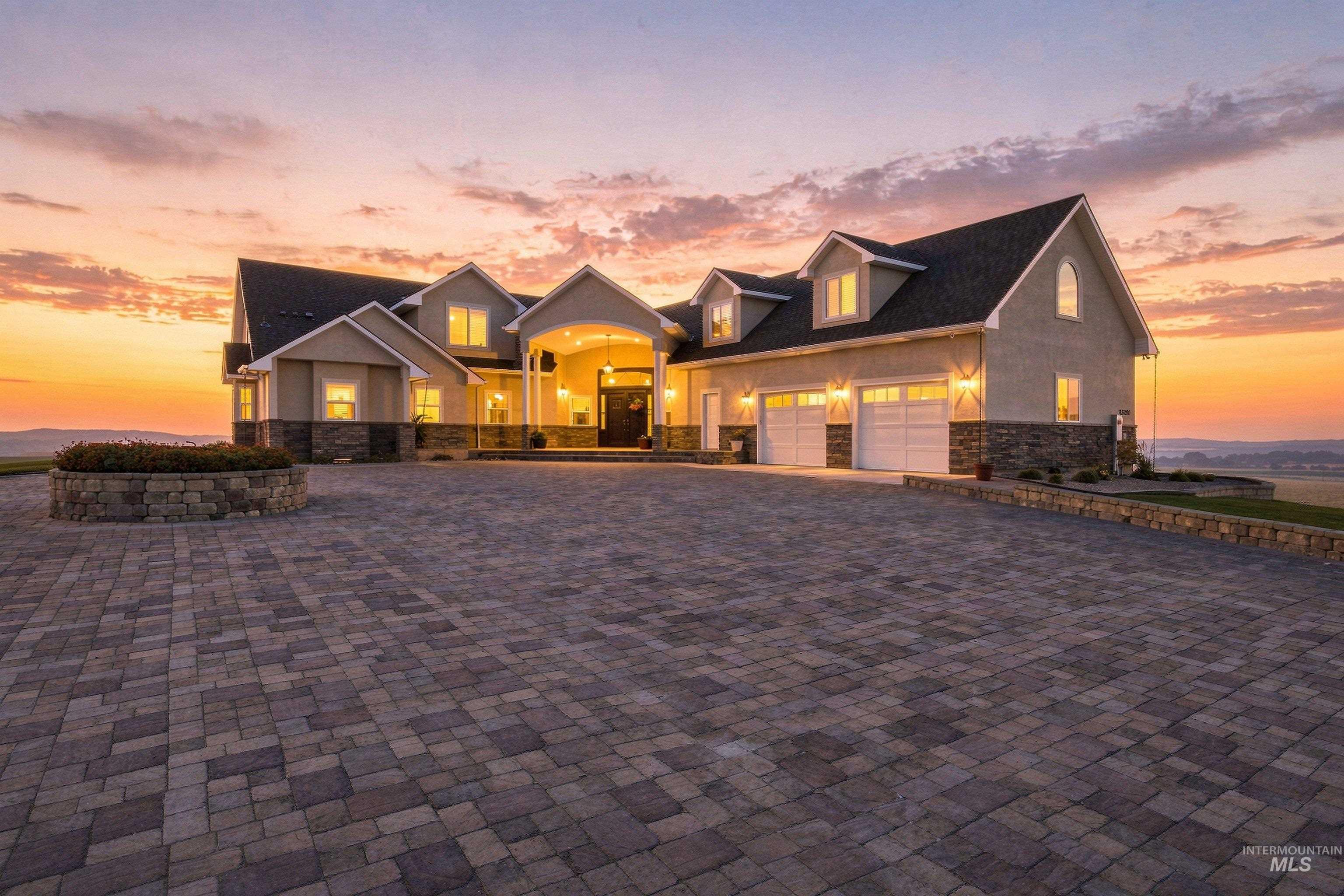 23250 Graphic Ln Property Photo 1