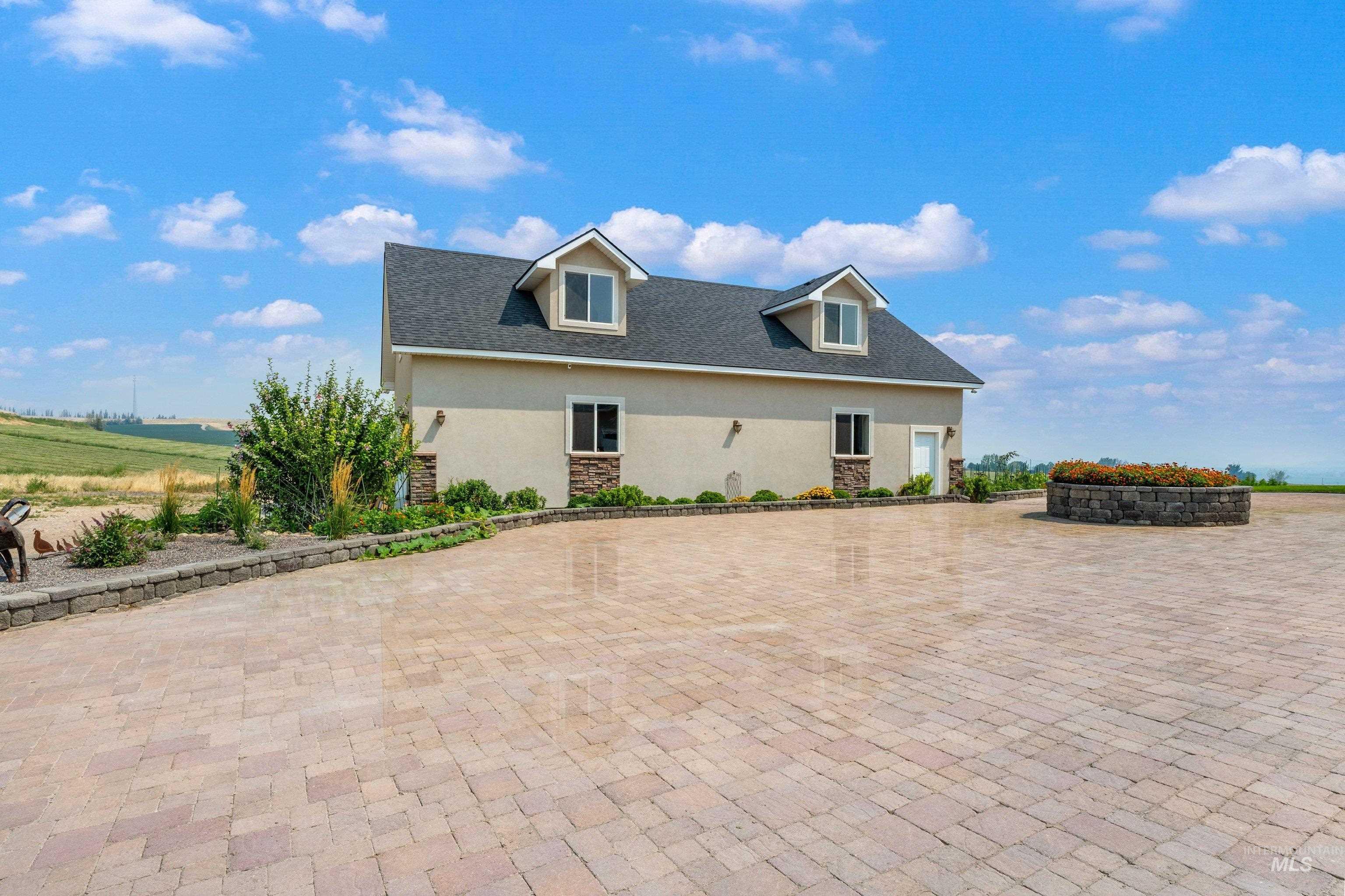 23250 Graphic Ln Property Photo 5