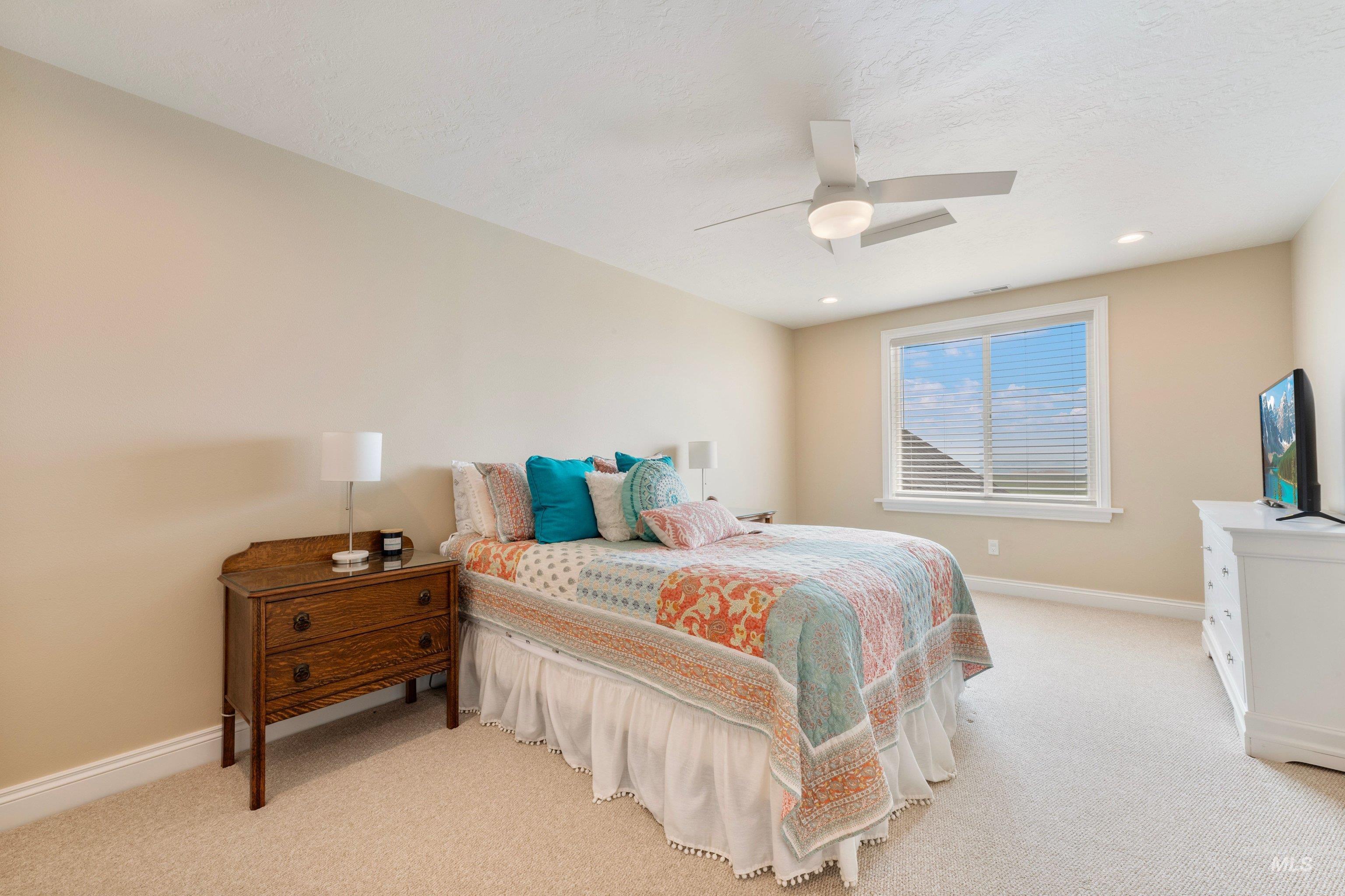 23250 Graphic Ln Property Photo 29