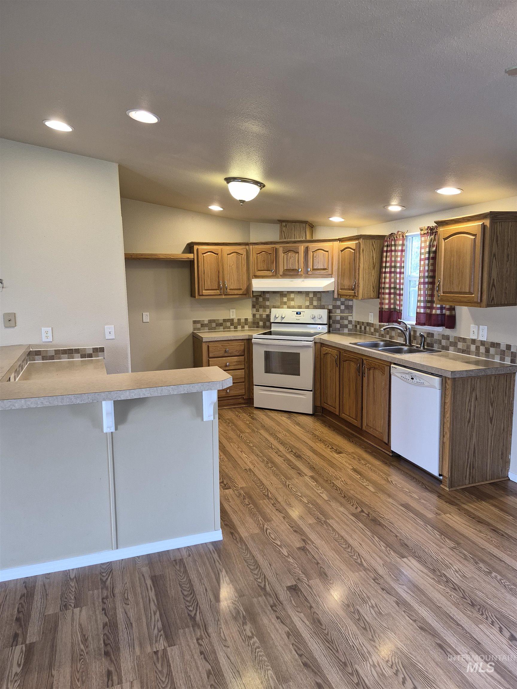 1470 Windmere Dr Property Photo 8