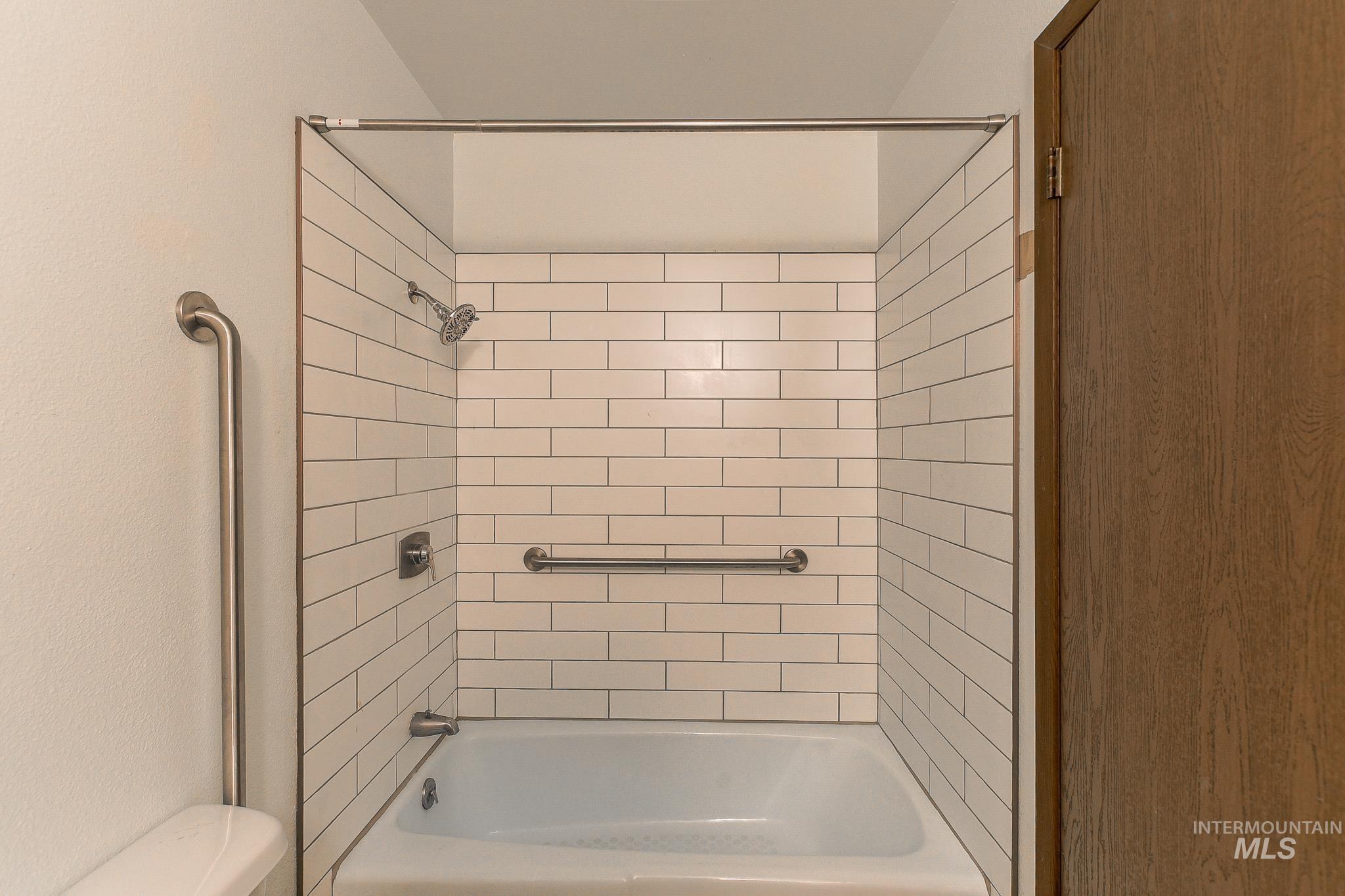 107 6th St Property Photo 19