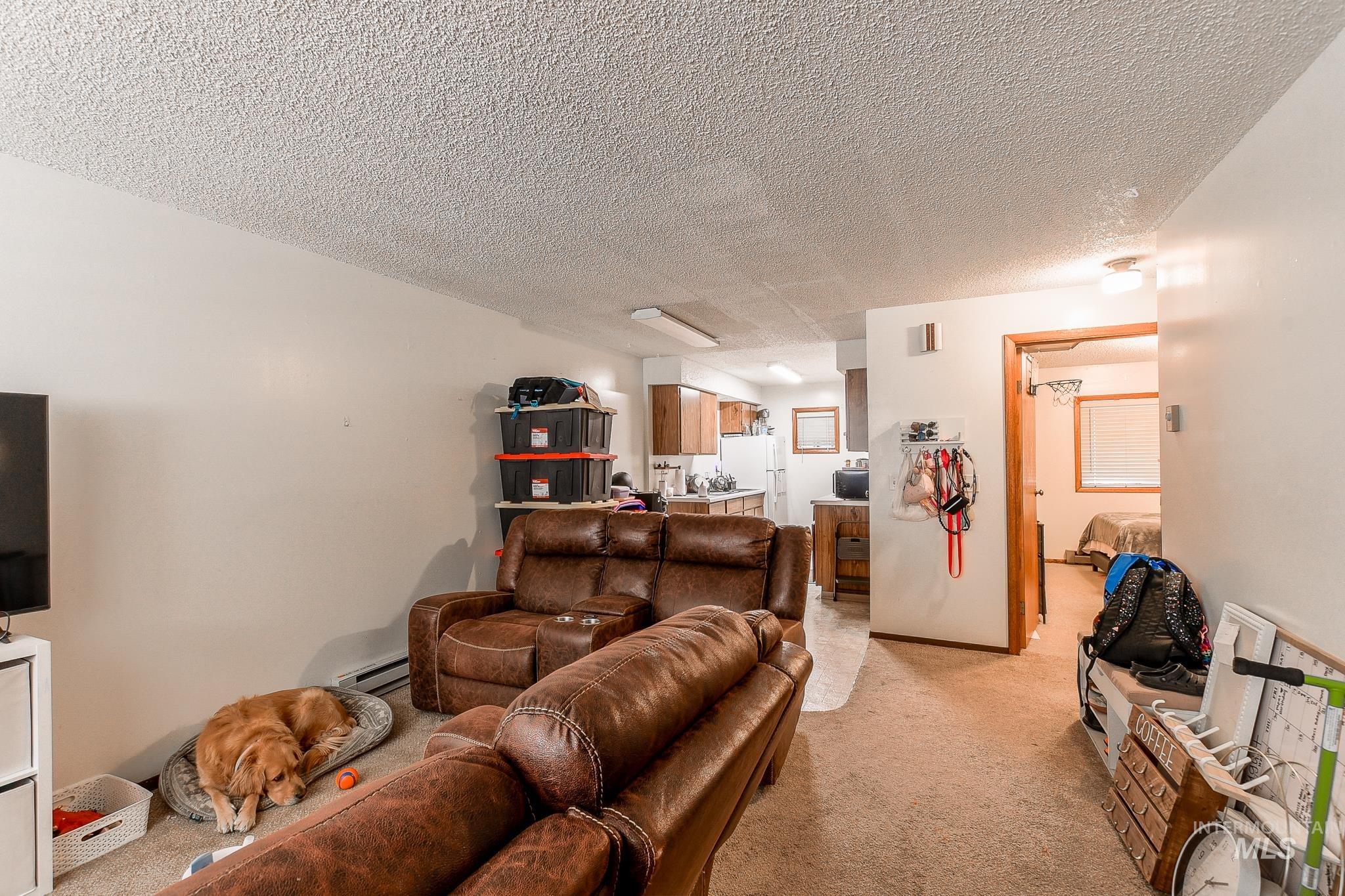 107 6th St Property Photo 26
