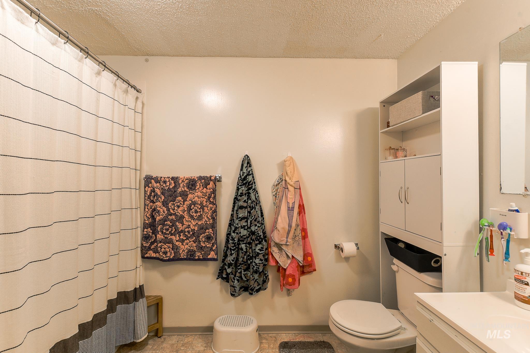 107 6th St Property Photo 29