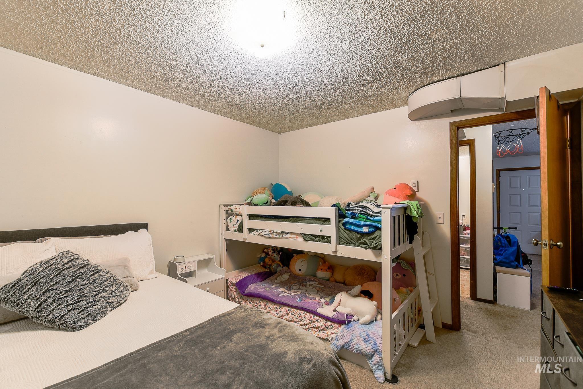 107 6th St Property Photo 30