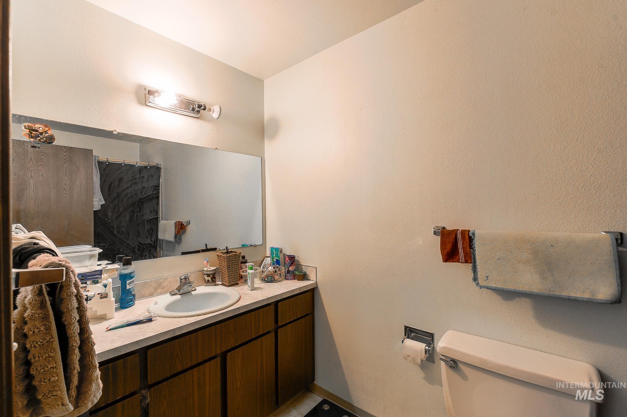 107 6th St Property Photo 36