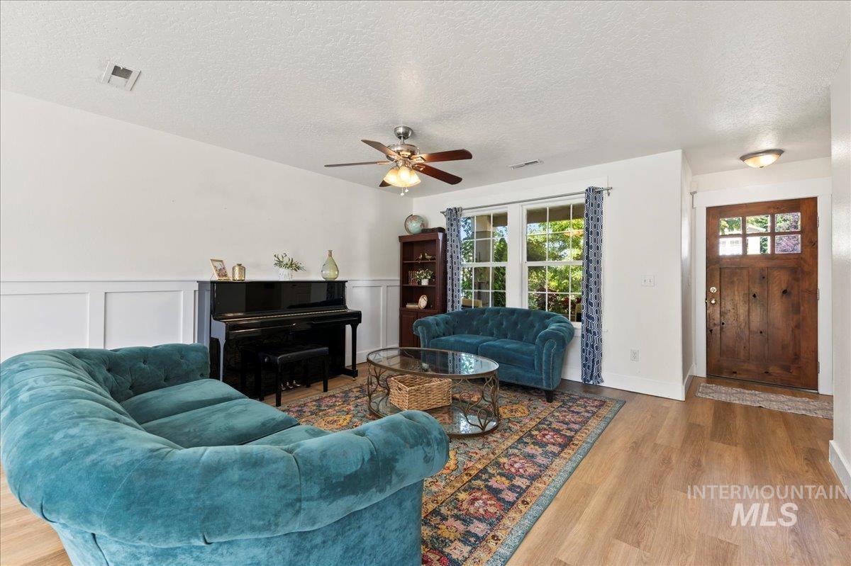 335 E Willowcreek Dr Property Photo 1