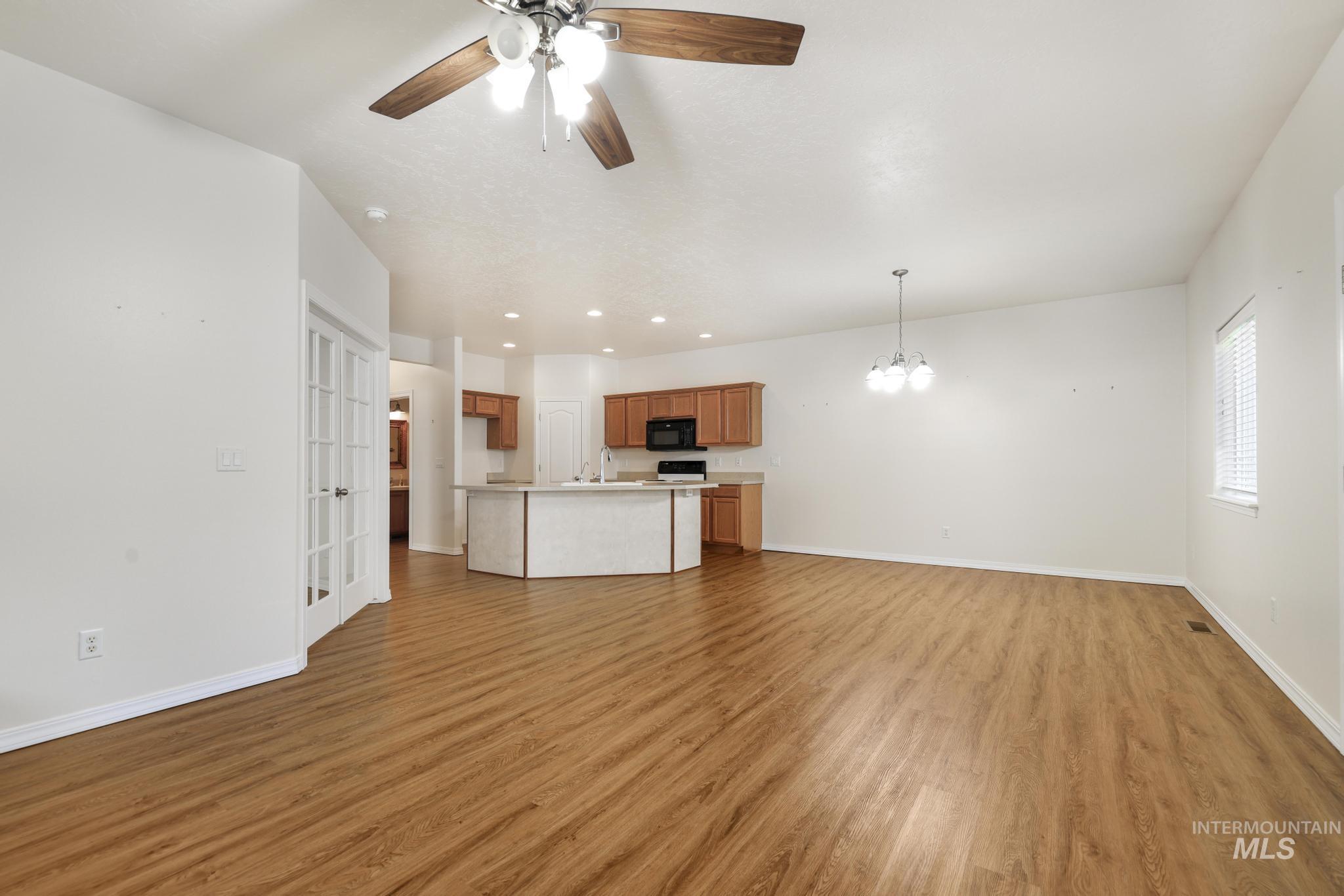 167 New Hampshire Way Property Photo 6